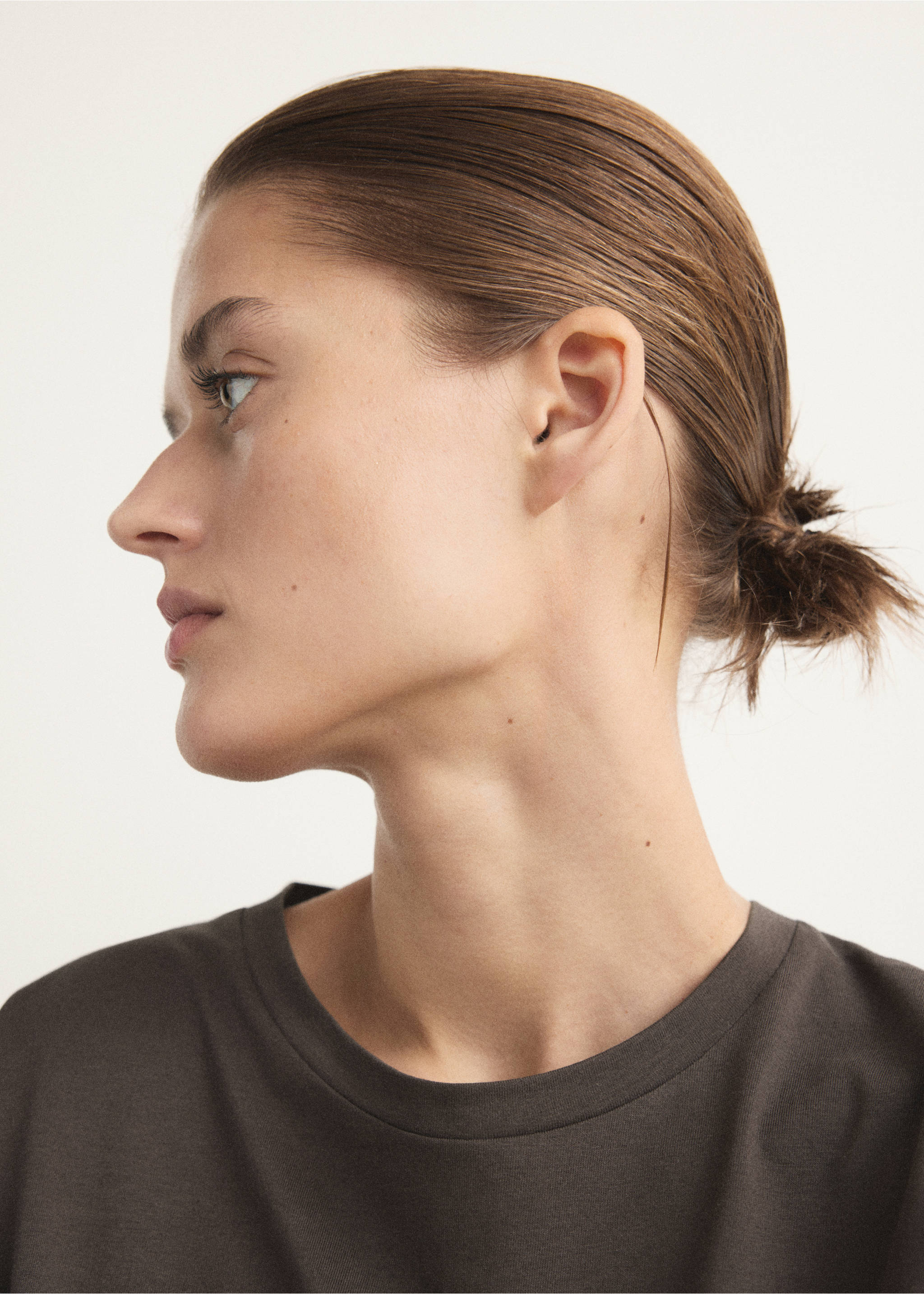 Cotton two-piece short-sleeved pyjamas - Details of the article 1, Chocolate. Ref: 27061216-00.