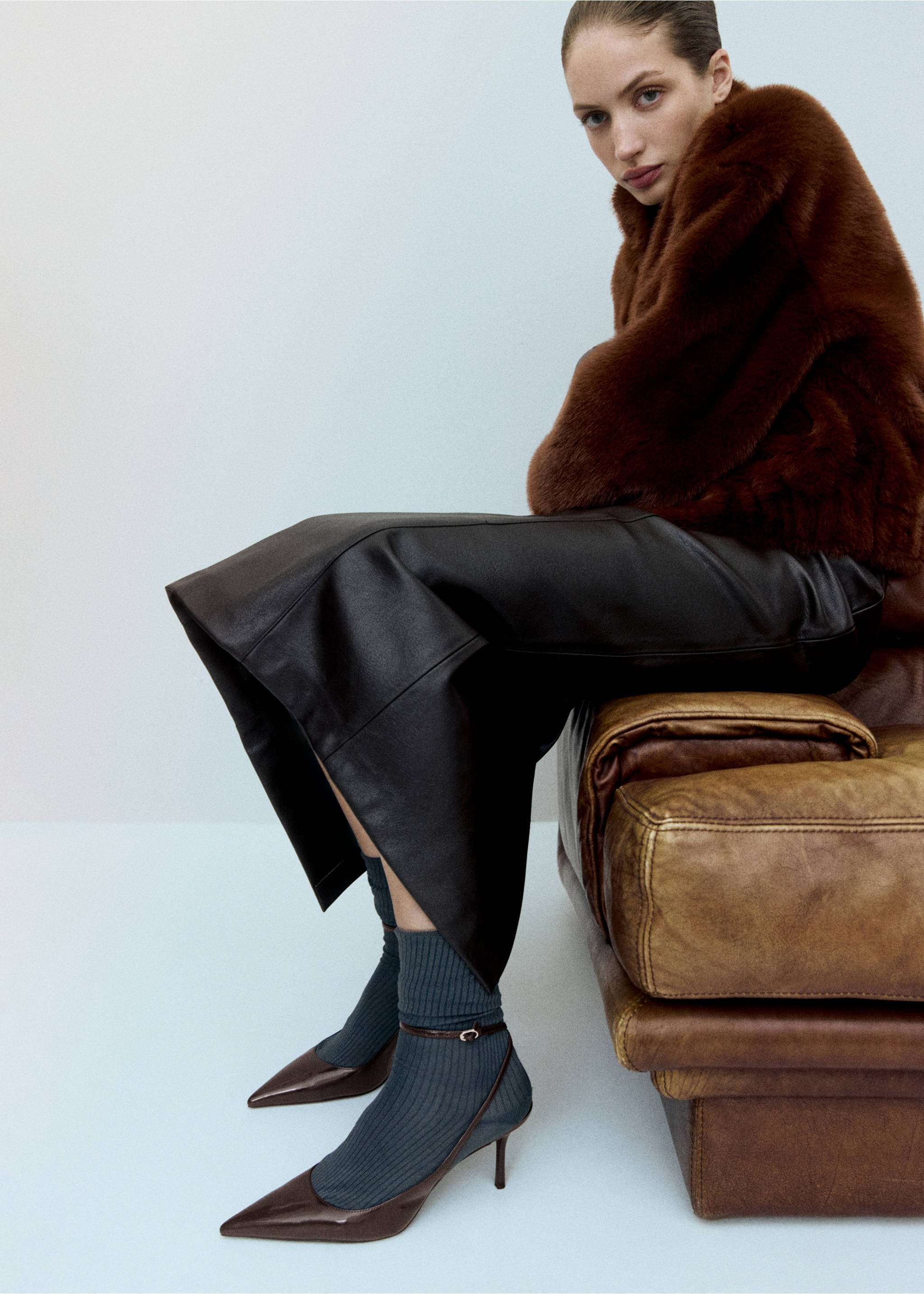 Ankle-cuff heel shoes - General plane, Chocolate. Ref: 27061218-00.