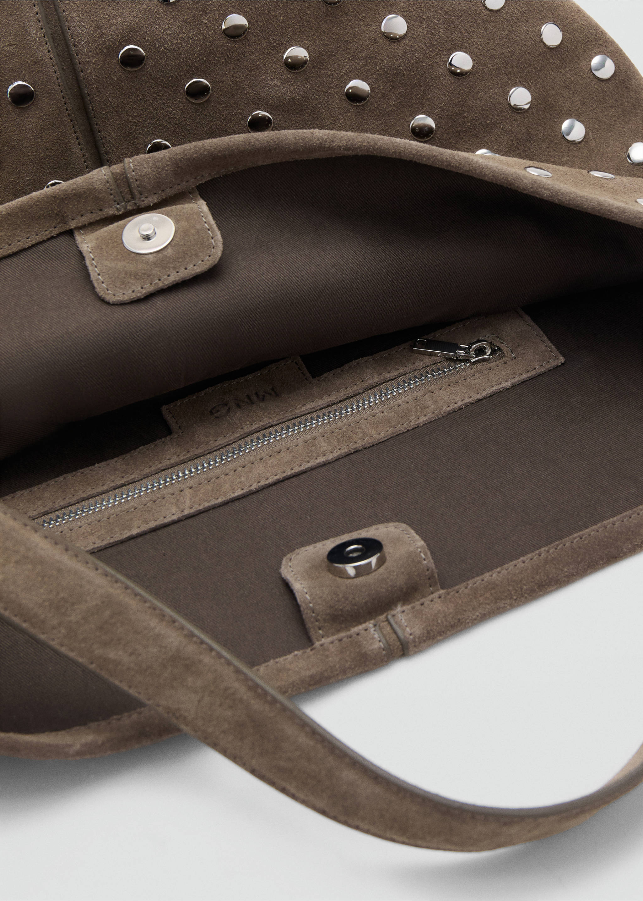 Τσάντα bucket από καστόρι με τρουξ - Λεπτομέρεια του προϊόντος 2, Μεσαίο Καφέ. Ref: 27061223-00.