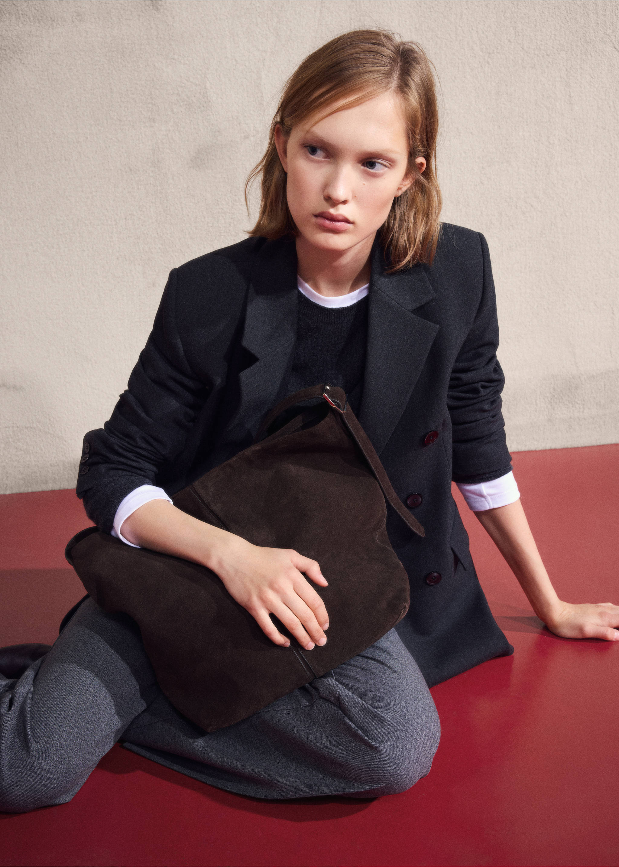 Bolso grande bucket serraje hebilla - Plano general, Chocolate. Ref: 27061225-01.