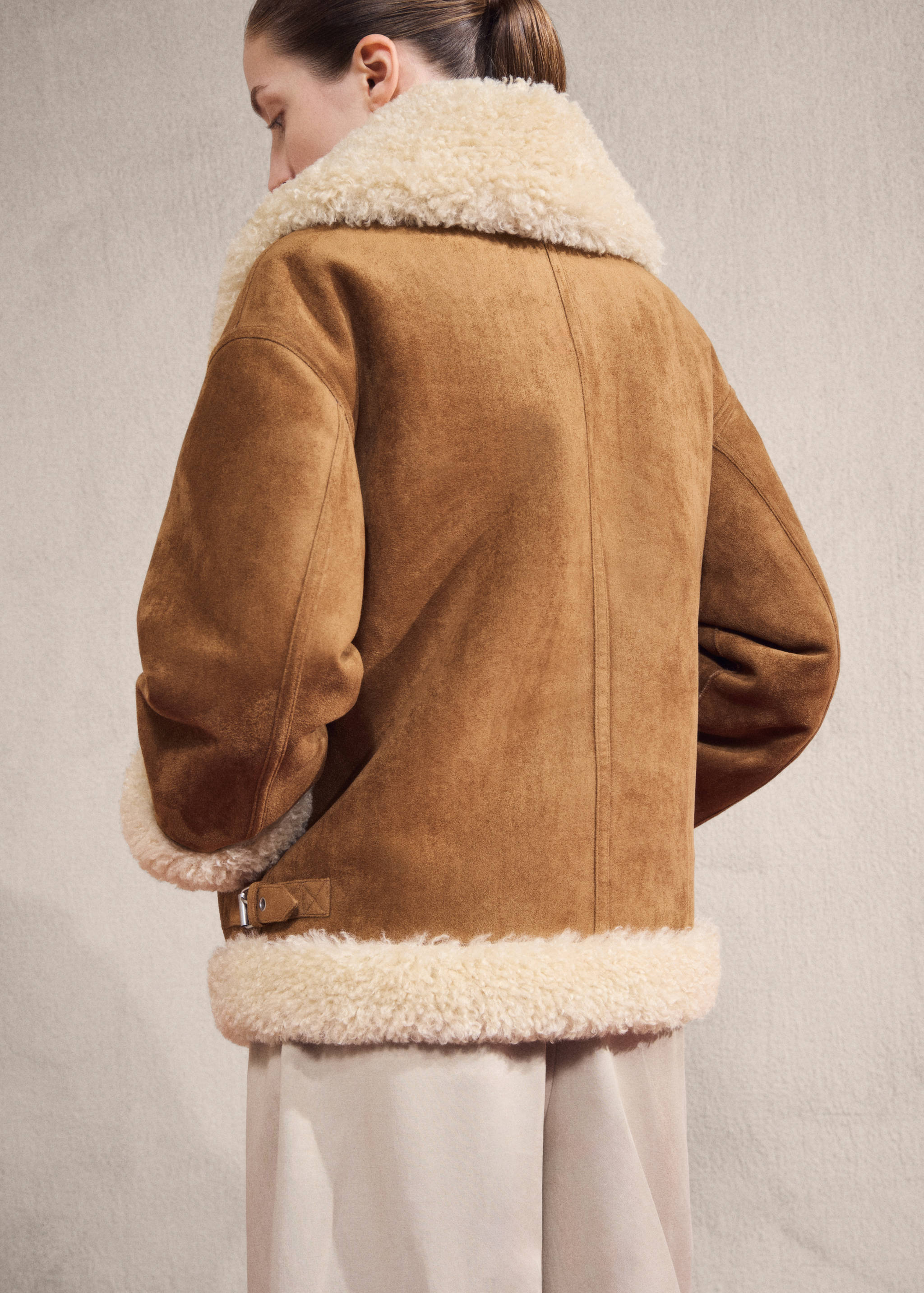Double-faced shearling jacket - Reverse of the article