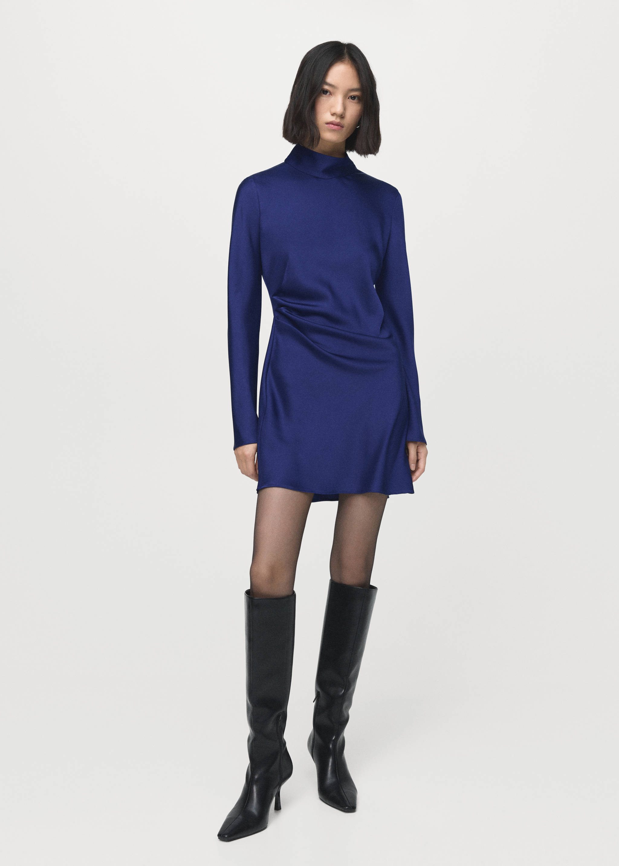 Robe en satin détail pinces - Plan général