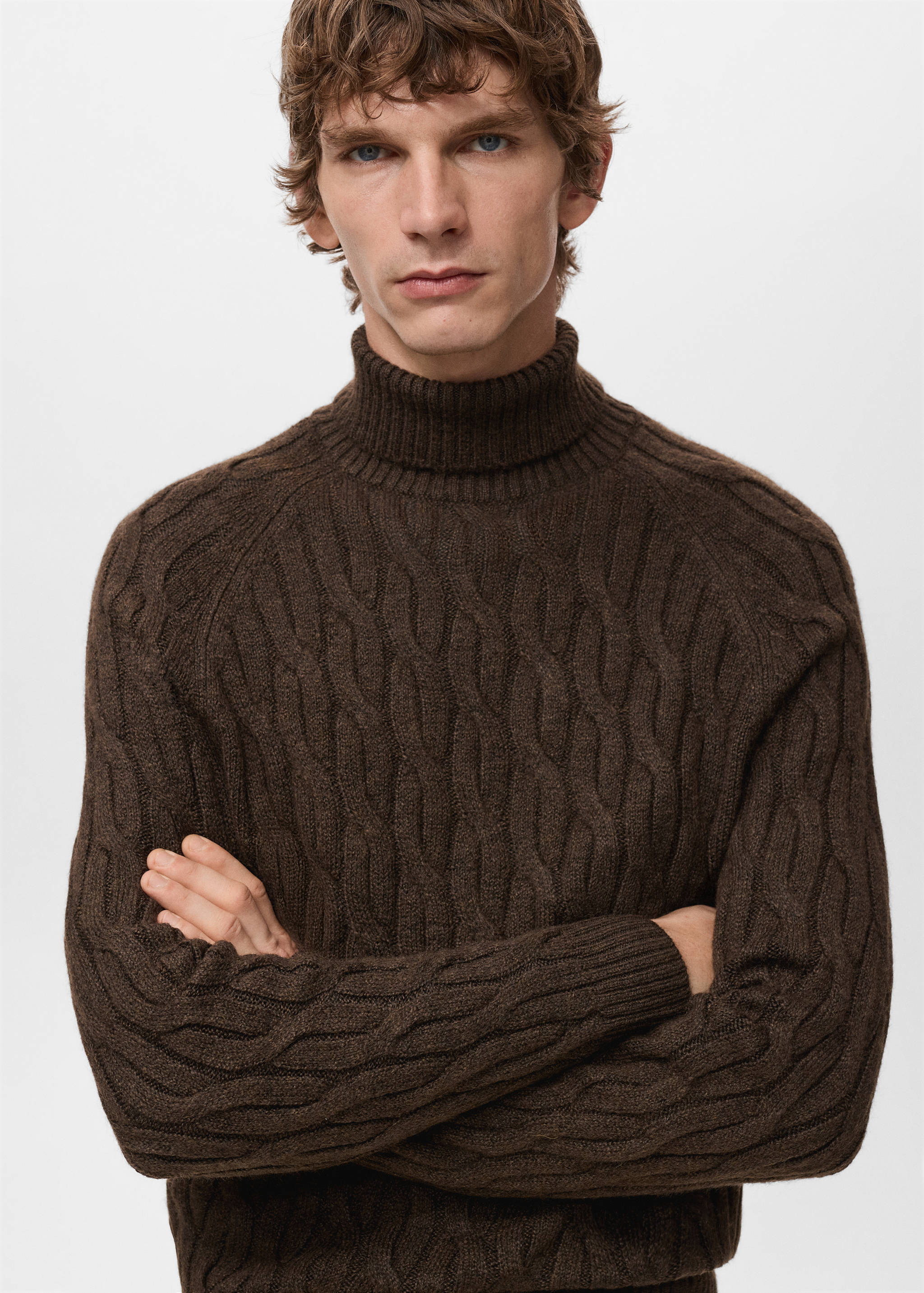 Cable-knit turtleneck sweater - Details of the article 1