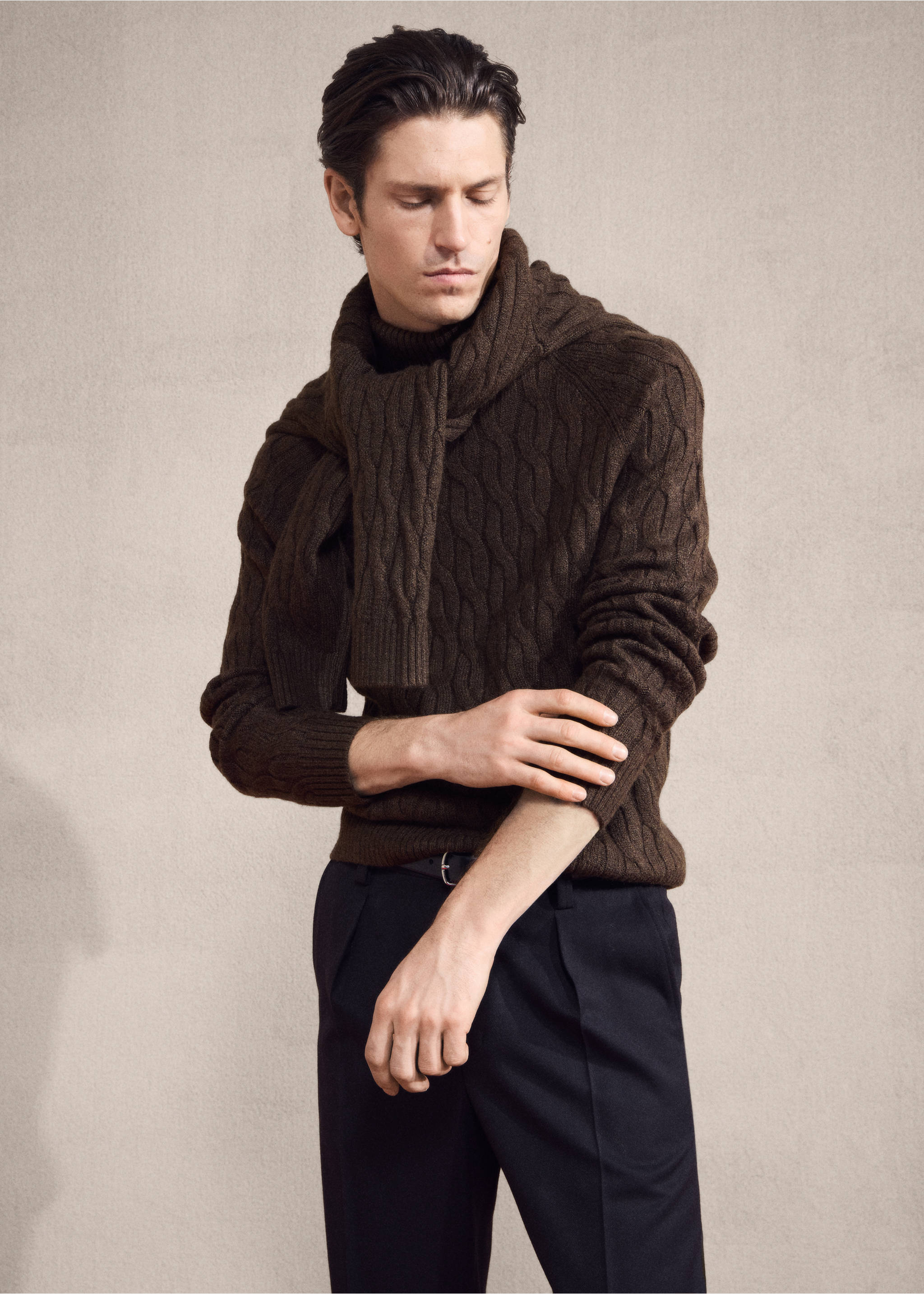 Cable-knit turtleneck sweater - Details of the article 3, Brown. Ref: 27061243-00.