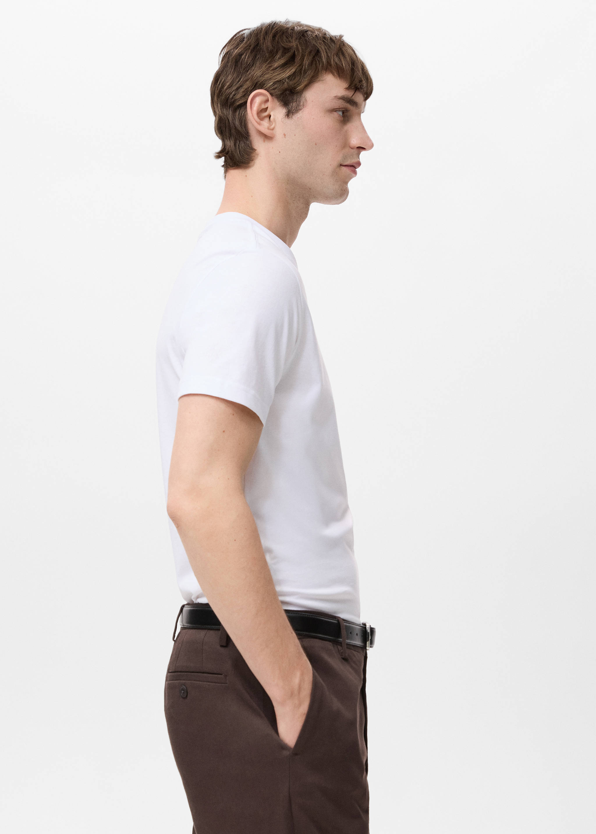 100% cotton slim-fit V-neck t-shirt - Details of the article 2
