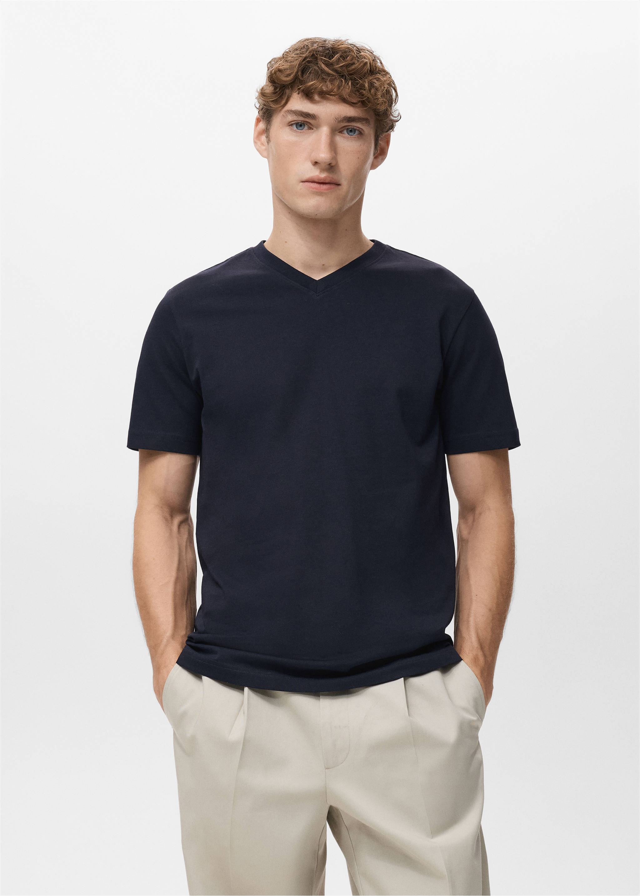T-shirt 100 % coton col V slim-fit - Plan moyen, Bleu marine. Ref: 27061261-00.