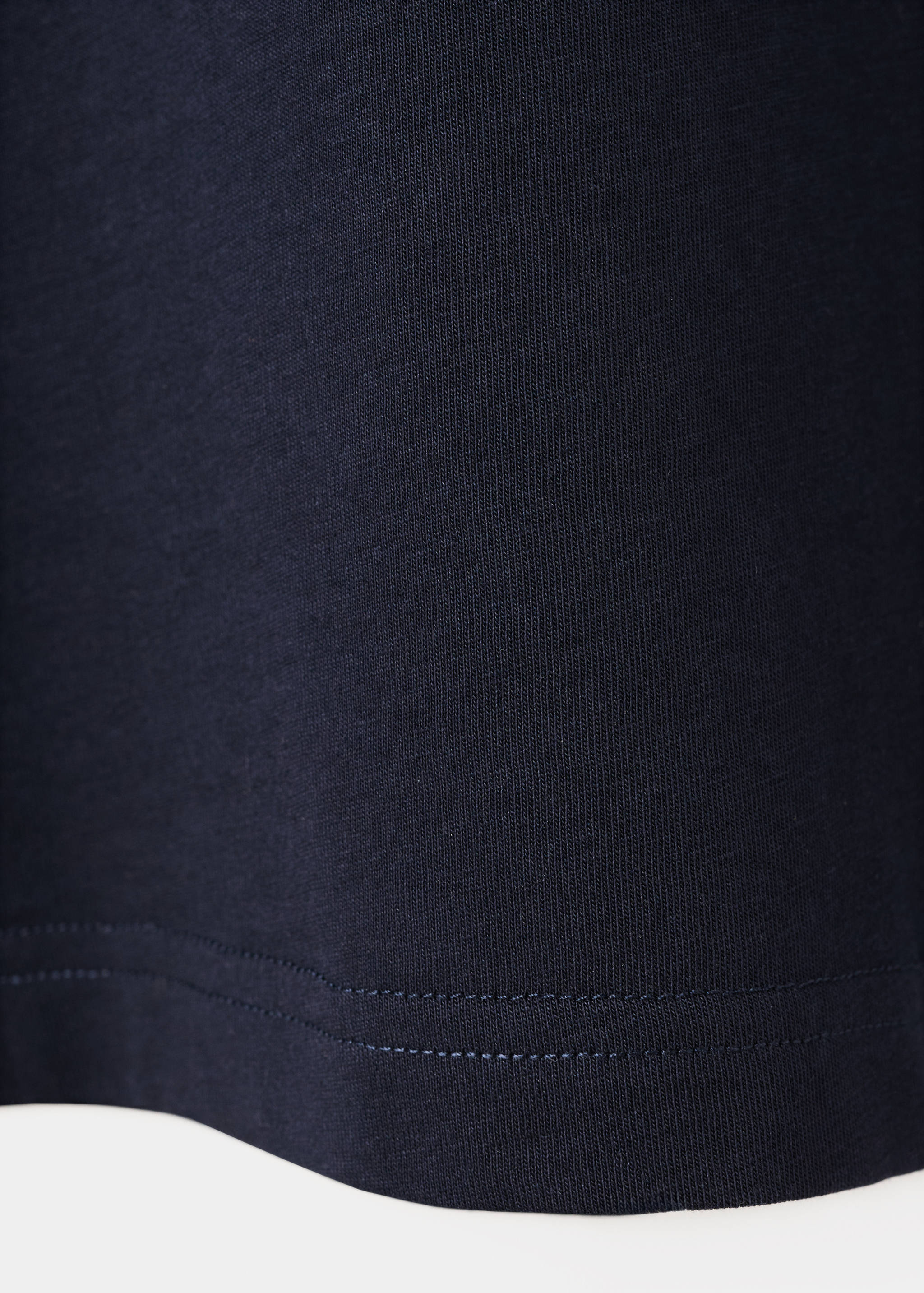 100% cotton slim-fit V-neck t-shirt - Details of the article 0