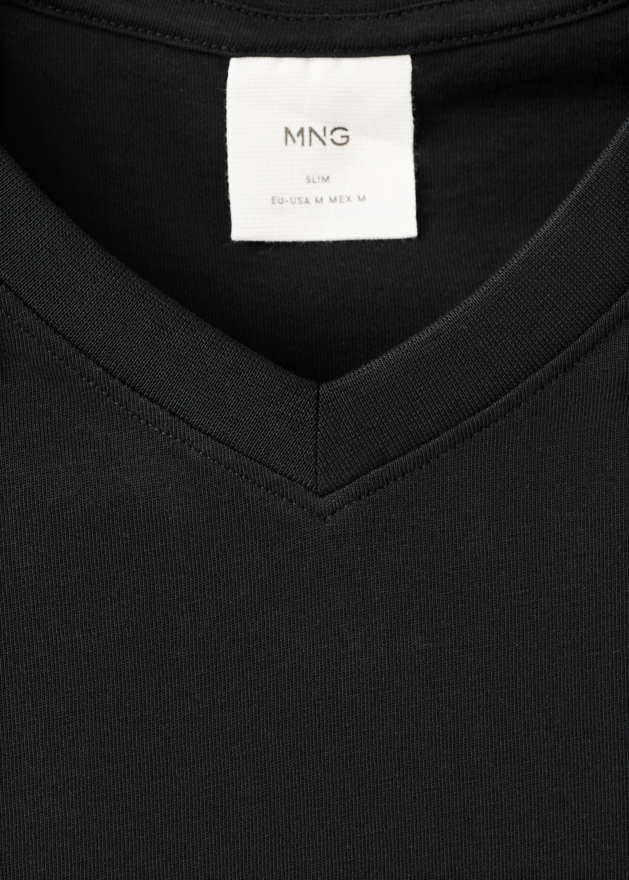 100% cotton slim-fit V-neck t-shirt - Details of the article 8