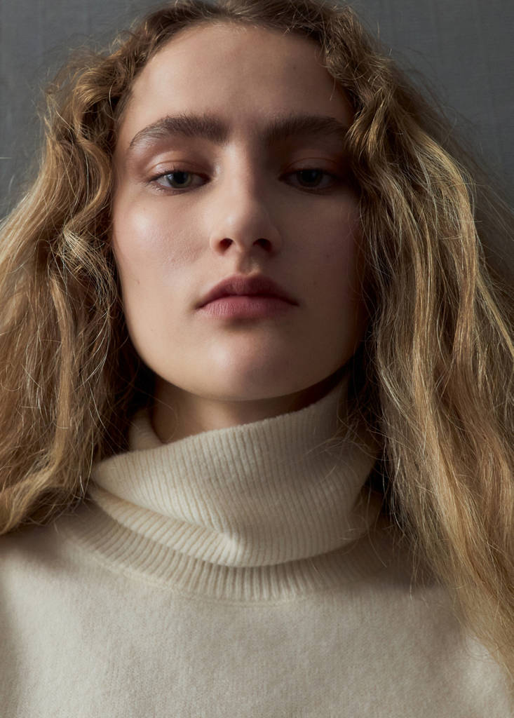 Turtleneck knit top — Ecru