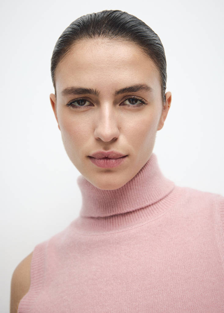 Turtleneck knit top — Pale Pink