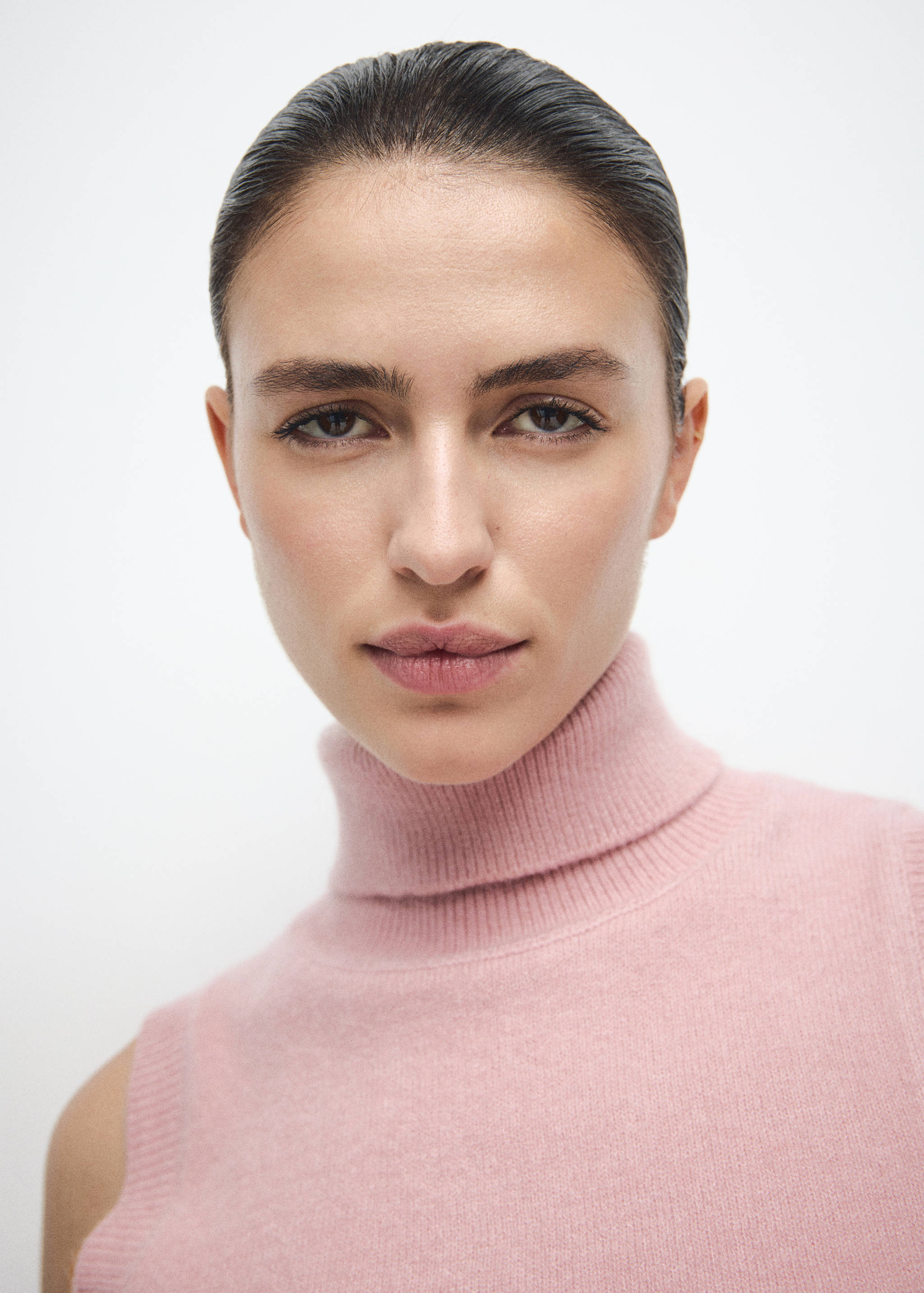 Turtleneck knit top - Details of the article 1