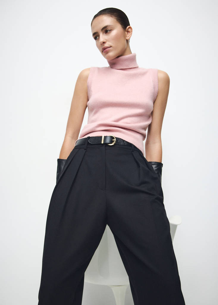 Turtleneck knit top — Pale Pink