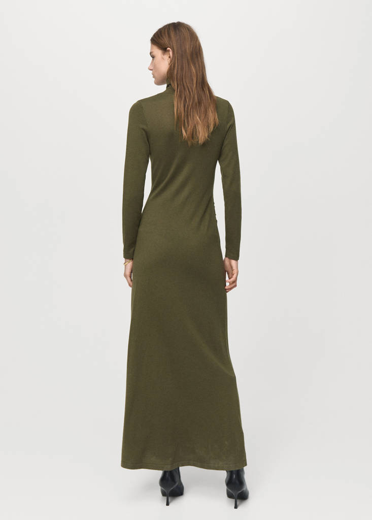 Turtleneck knitted dress with brooch — Khaki