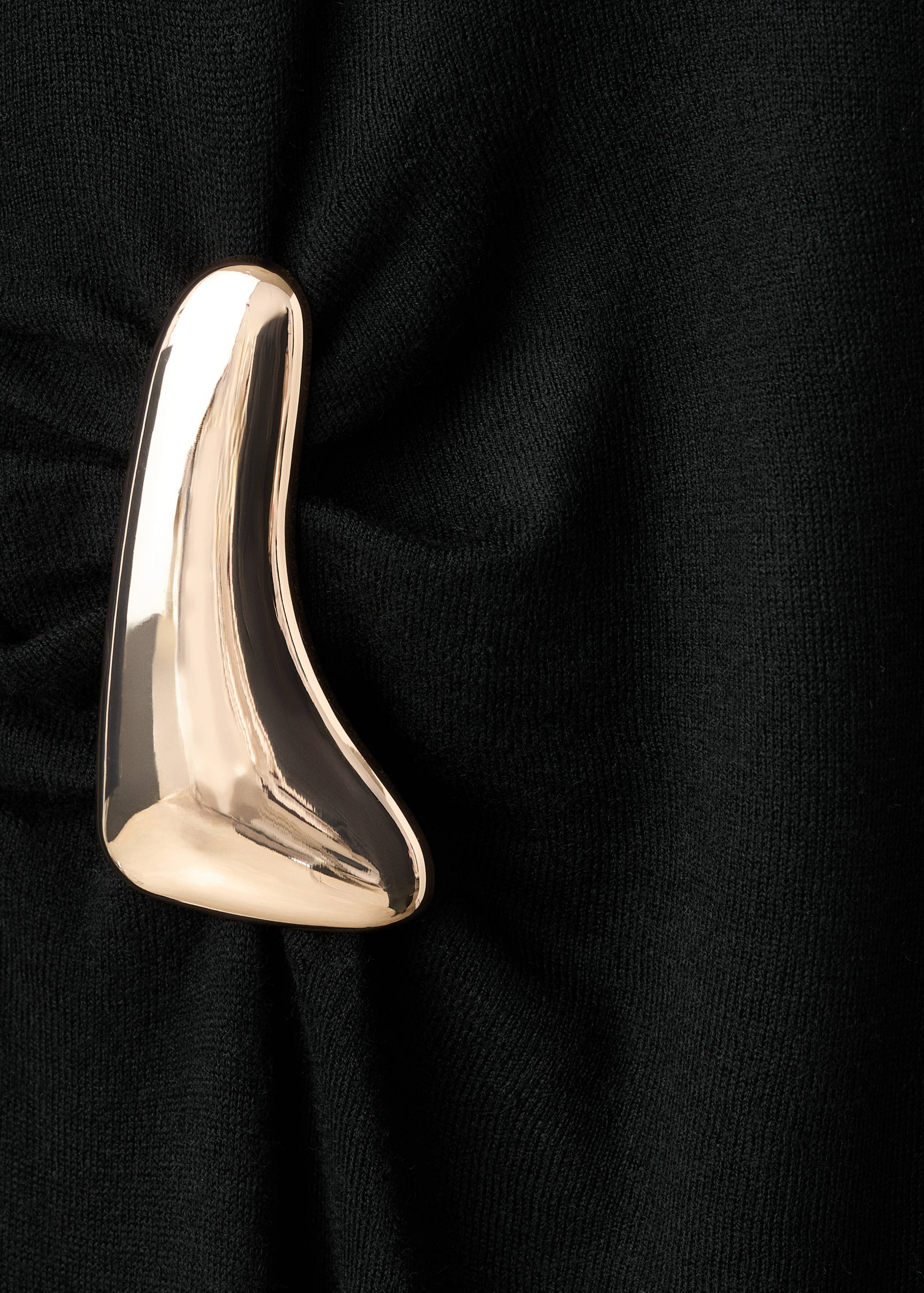 فستان محبوك برقبة عالية مع دبوس زينة - تفاصيل المنتج 8