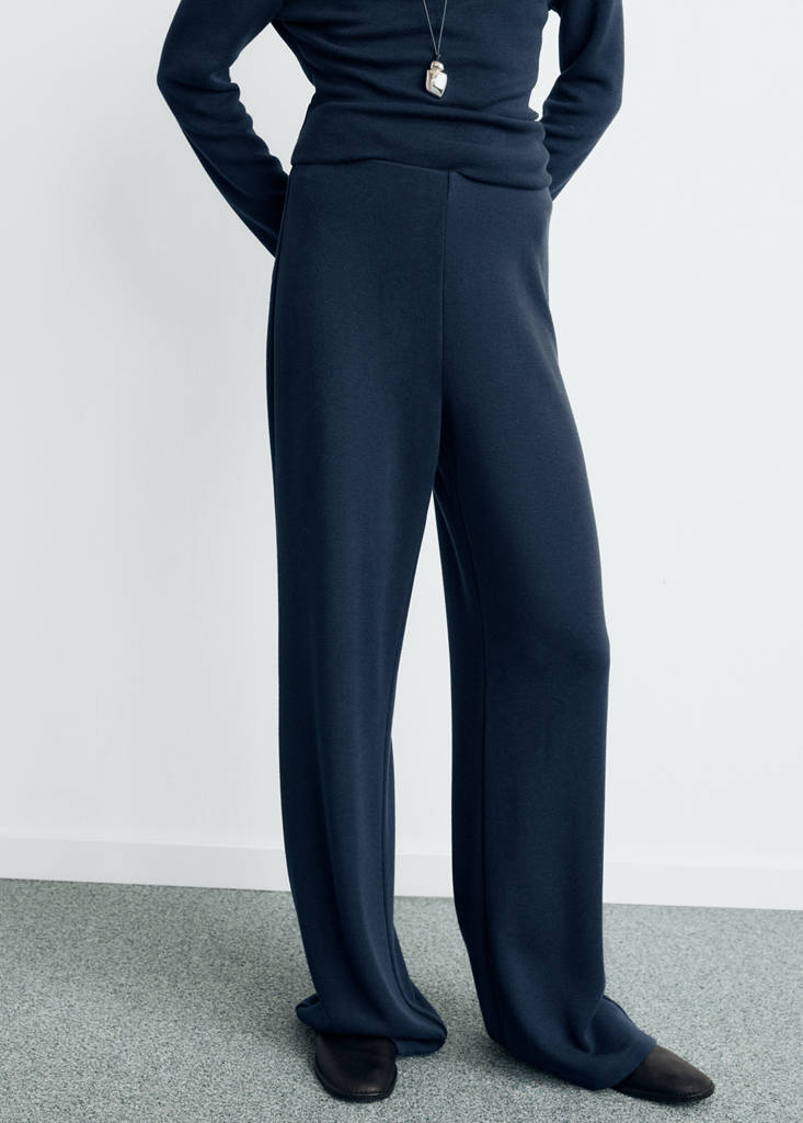 Straight-fit trousers with elastic waist — Navy