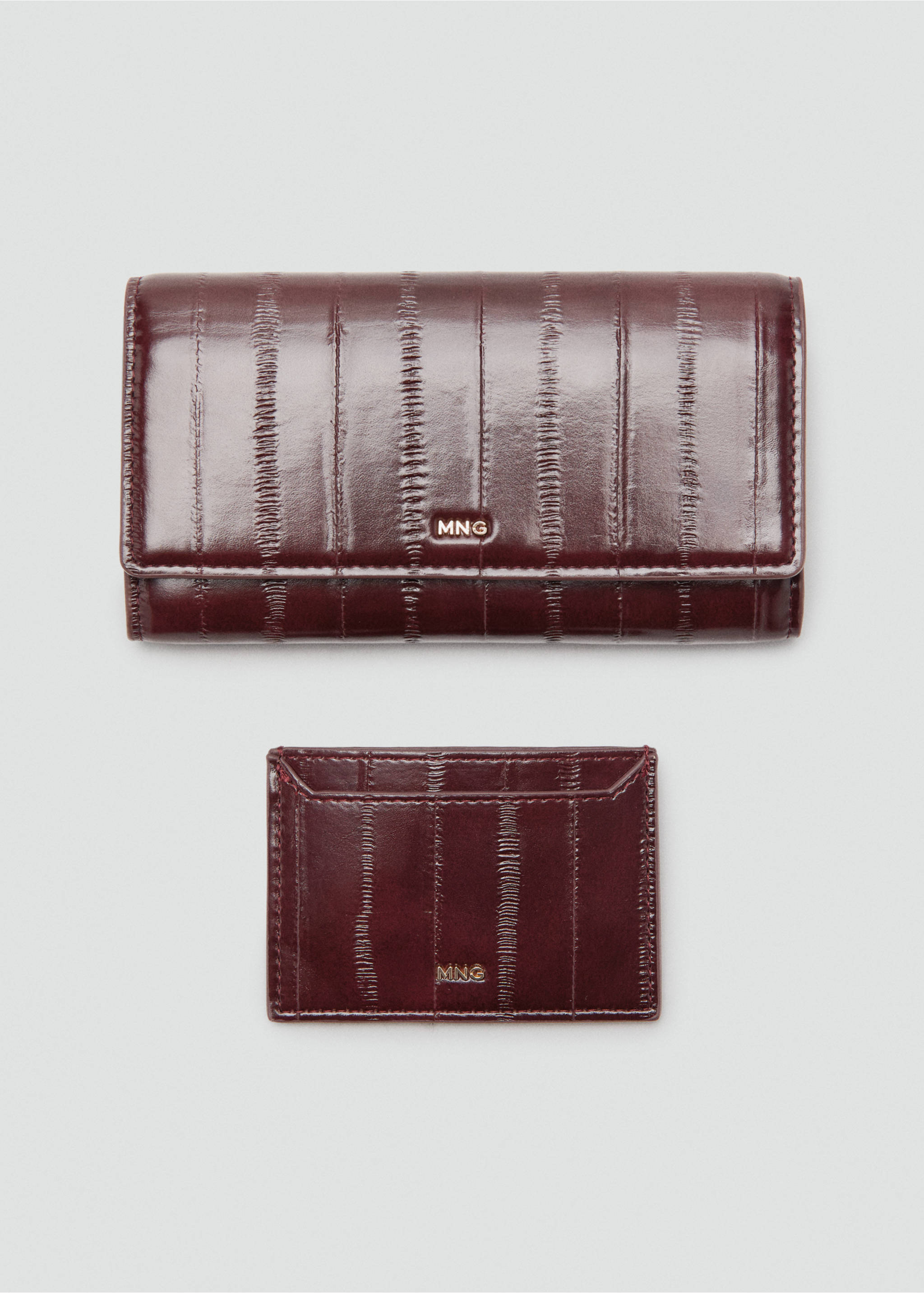 Texture card holder - Details of the article 3, Burgundy. Ref: 27061275-00.