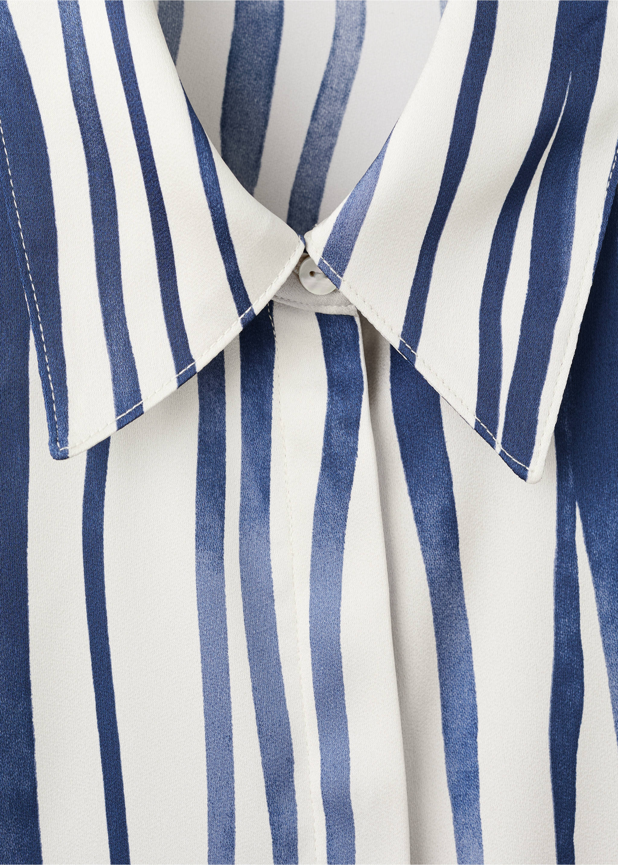 Camisa fluida estampada - Detalle del artículo 8, Azul marino. Ref: 27061277-00.