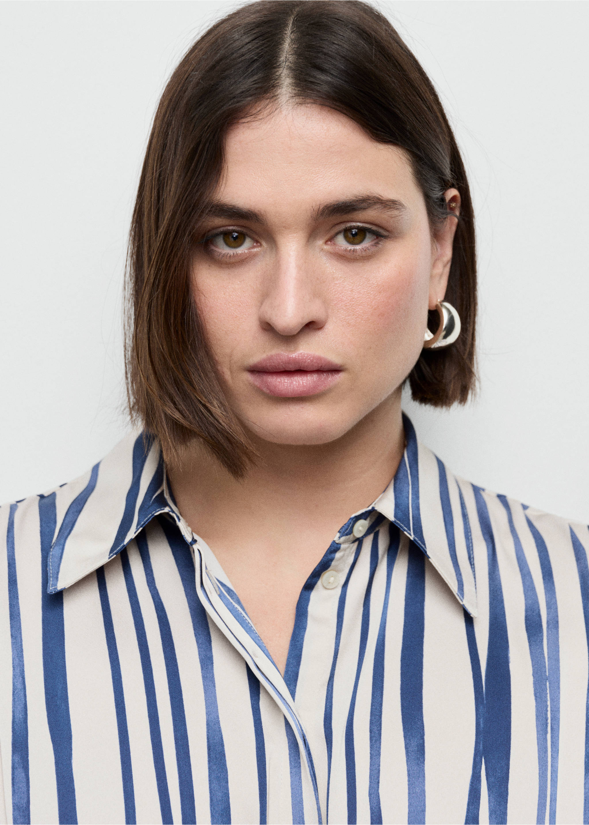 Camisa fluida estampada - Detalle del artículo 4, Azul marino. Ref: 27061277-00.