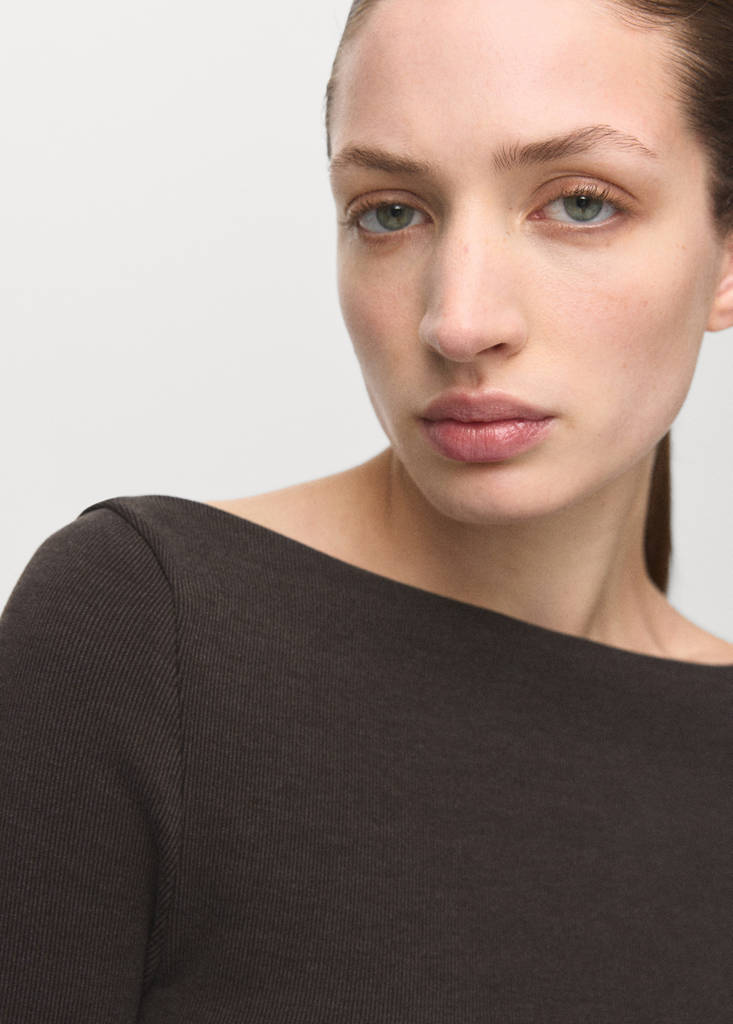 Fitted sweater dress — Brown