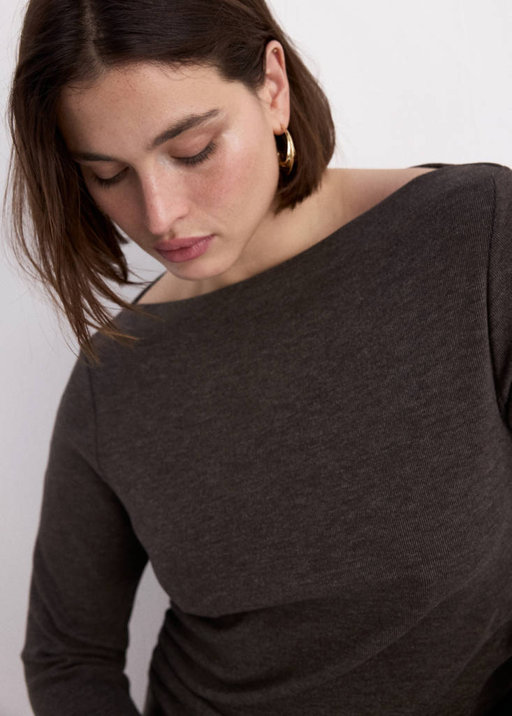 Fitted sweater dress — Brown