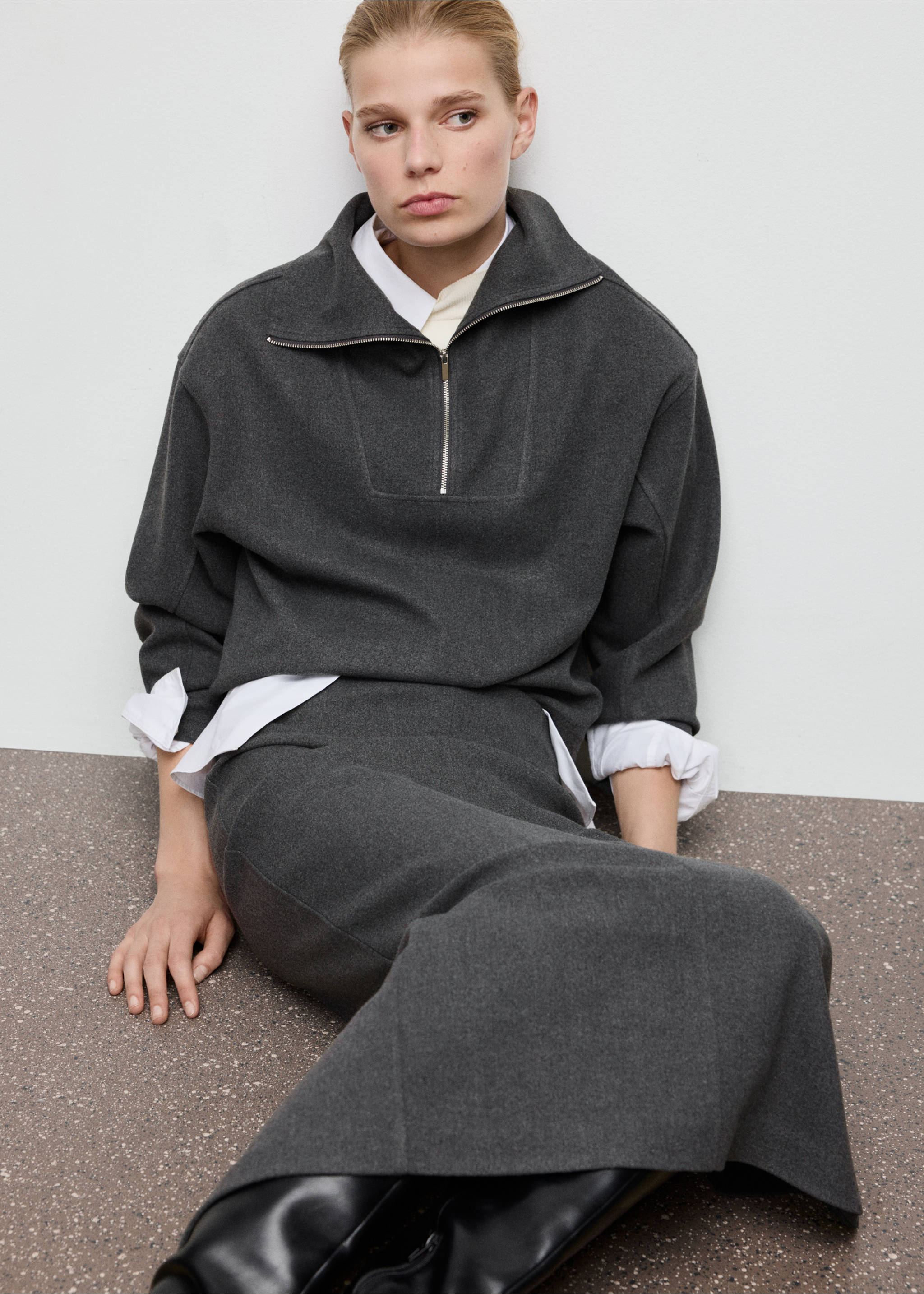 开叉铅笔裙 - null, 石楠花深灰. Ref: 27061287-00.