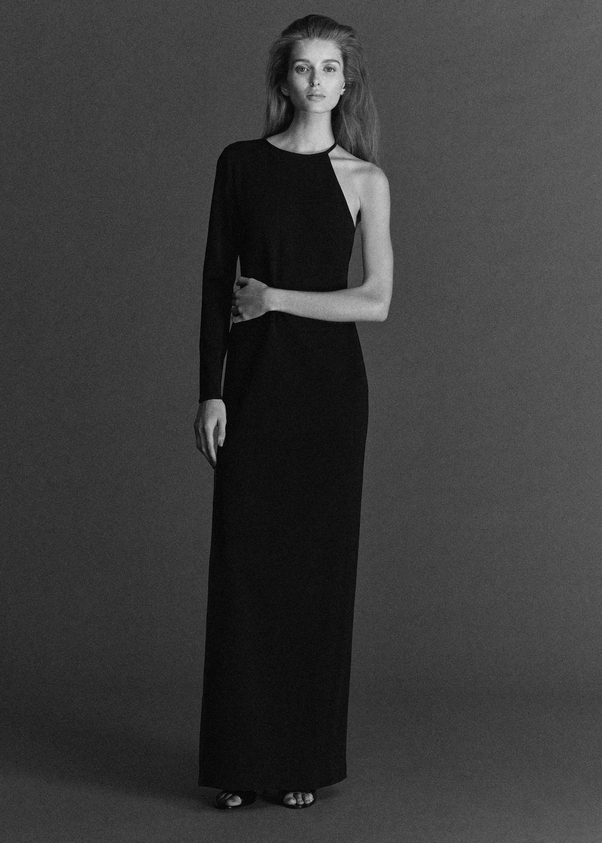 Asymmetrical open-back dress - General plane