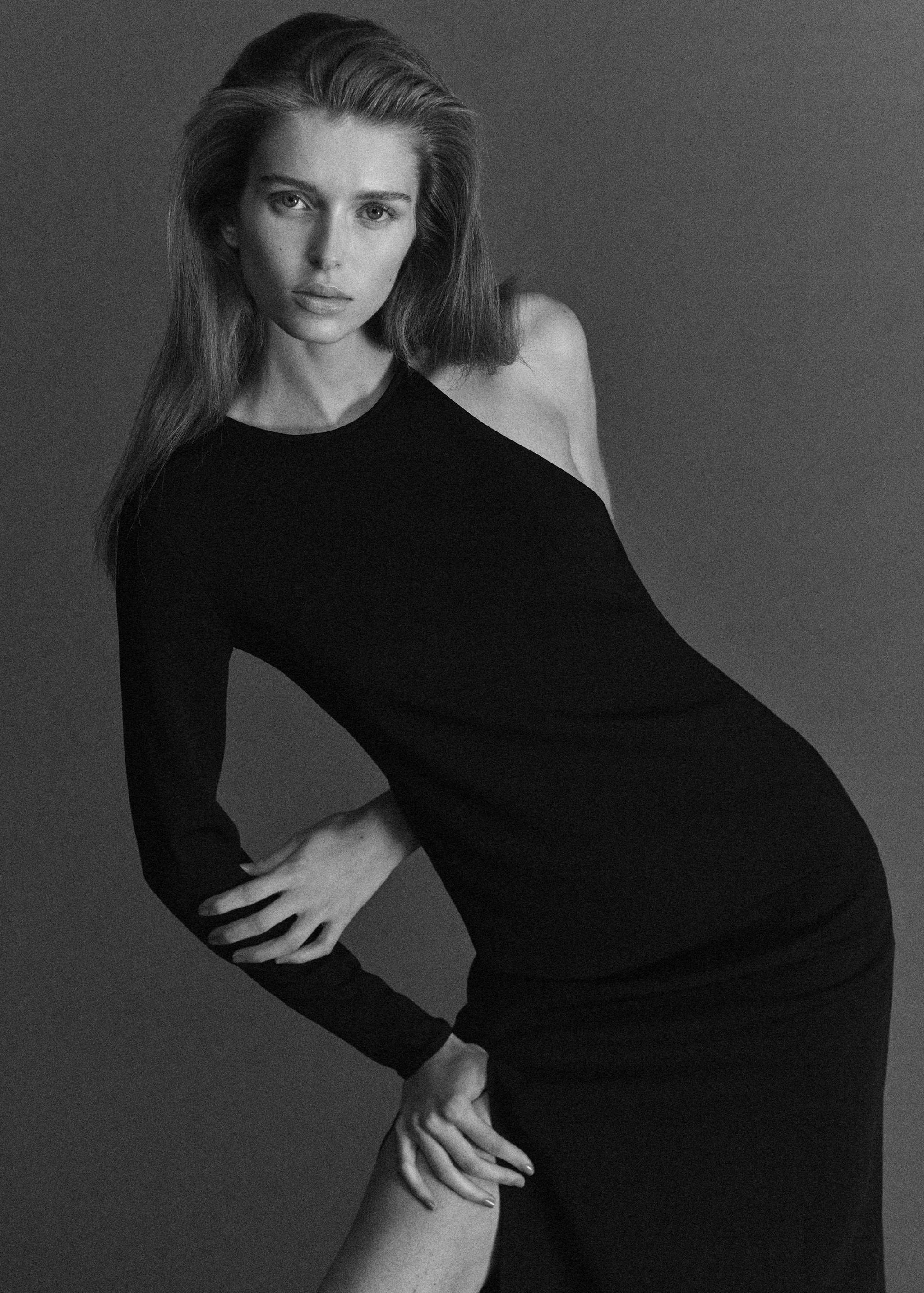 Asymmetrical open-back dress - Medium plane