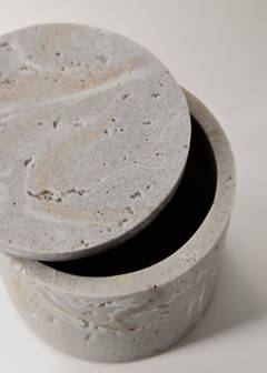 Small travertine-effect resin bathroom jar — Light/Pastel Grey 3