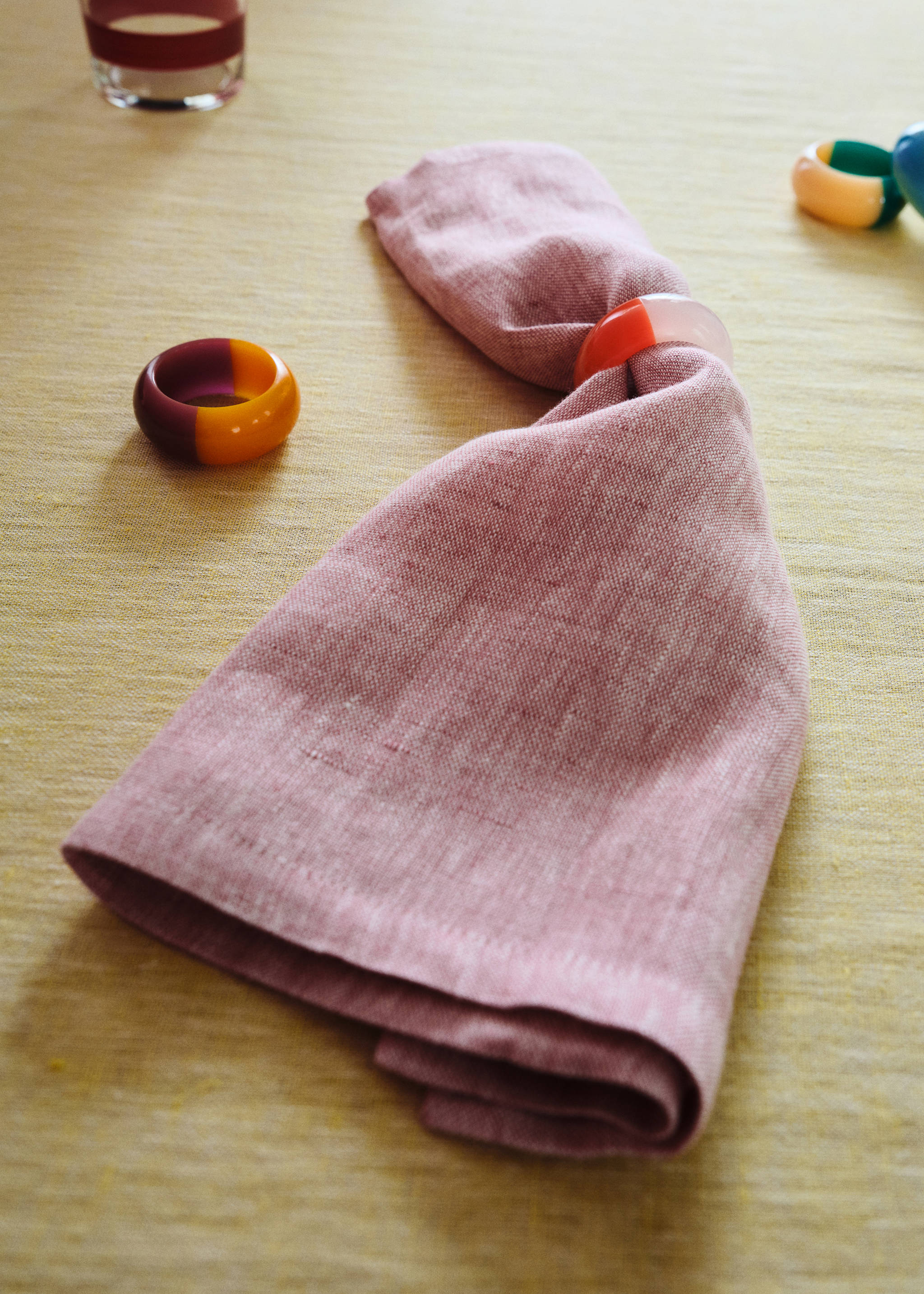 100% linen napkins with a melange effect - Details of the article 6, Pink. Ref: 27061310-00.