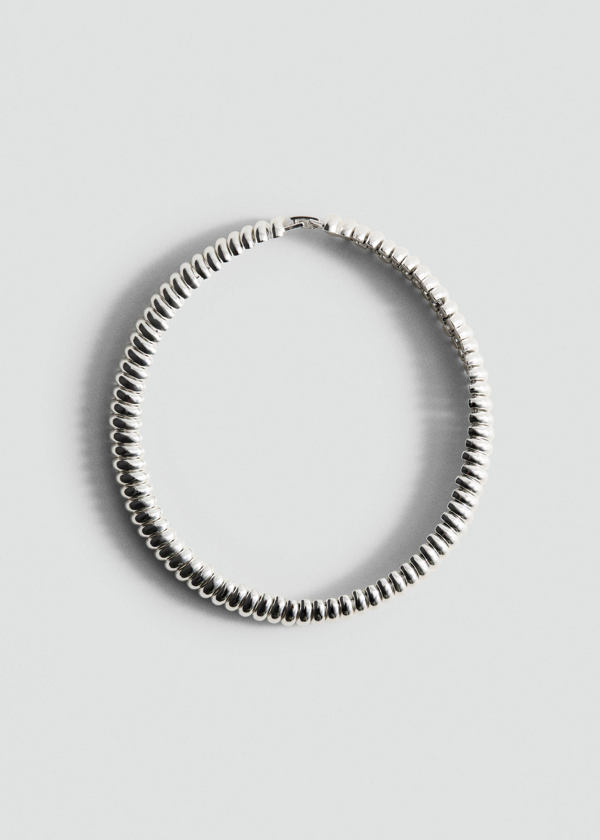 Embossed necklace - Article without model