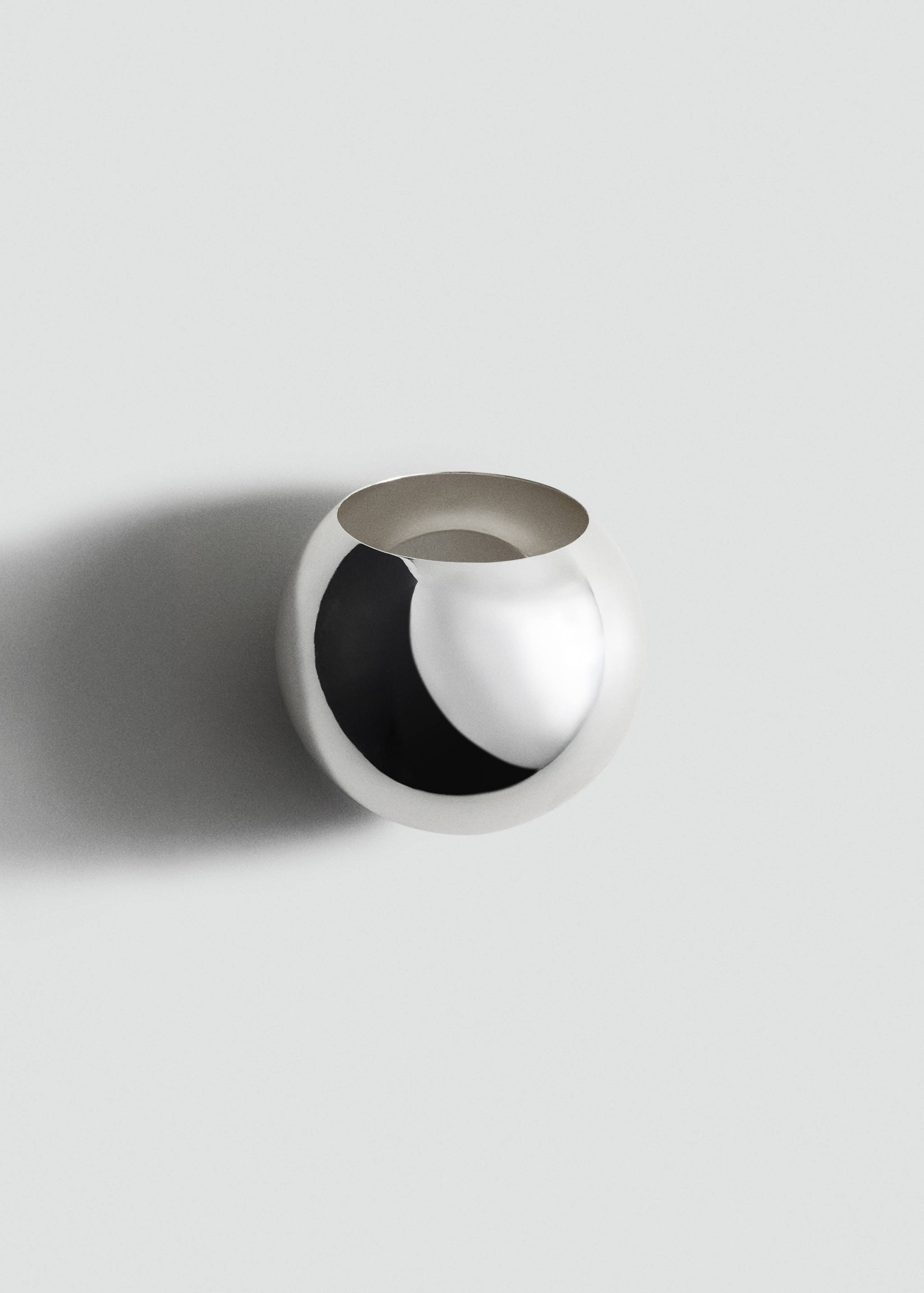 Oval rigid stainless steel bangle - Article without model