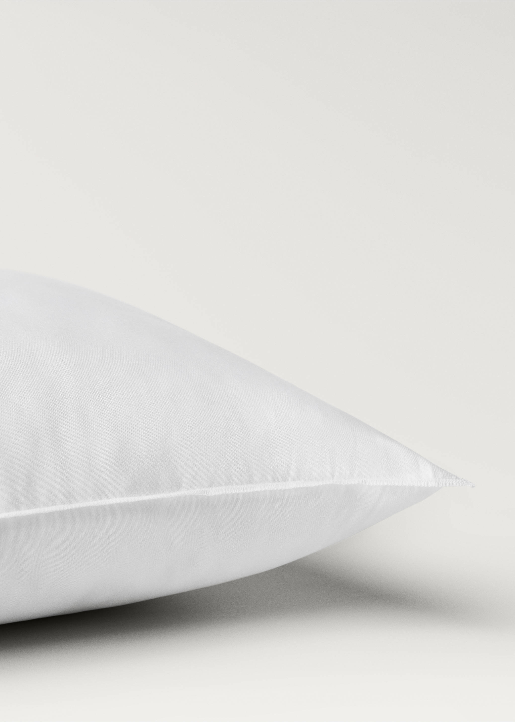 Microfibre cushion filling 45x45 cm - Details of the article 1, White. Ref: 27061325-00.