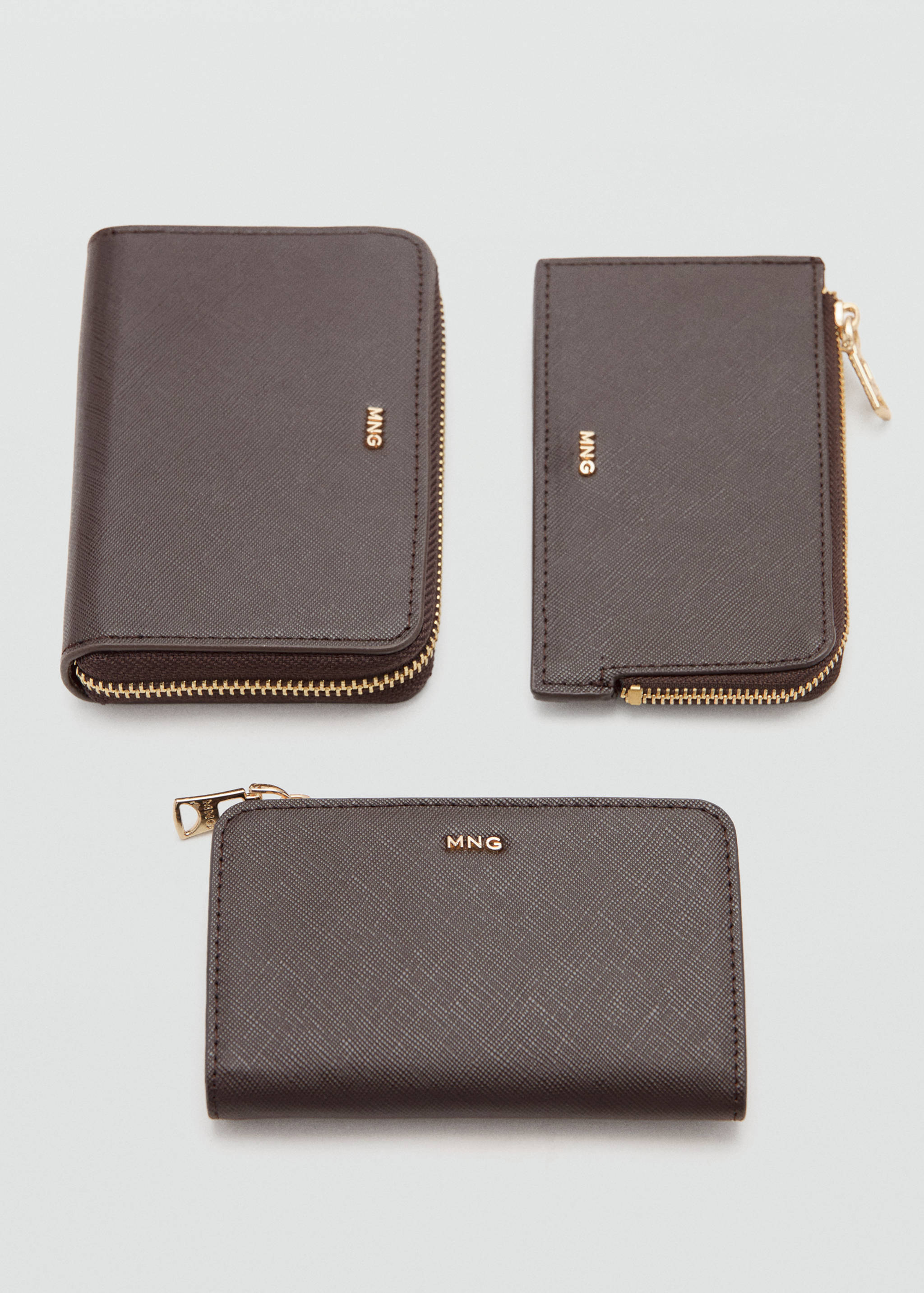 Saffiano-effect card holder with zip - Details of the article 3