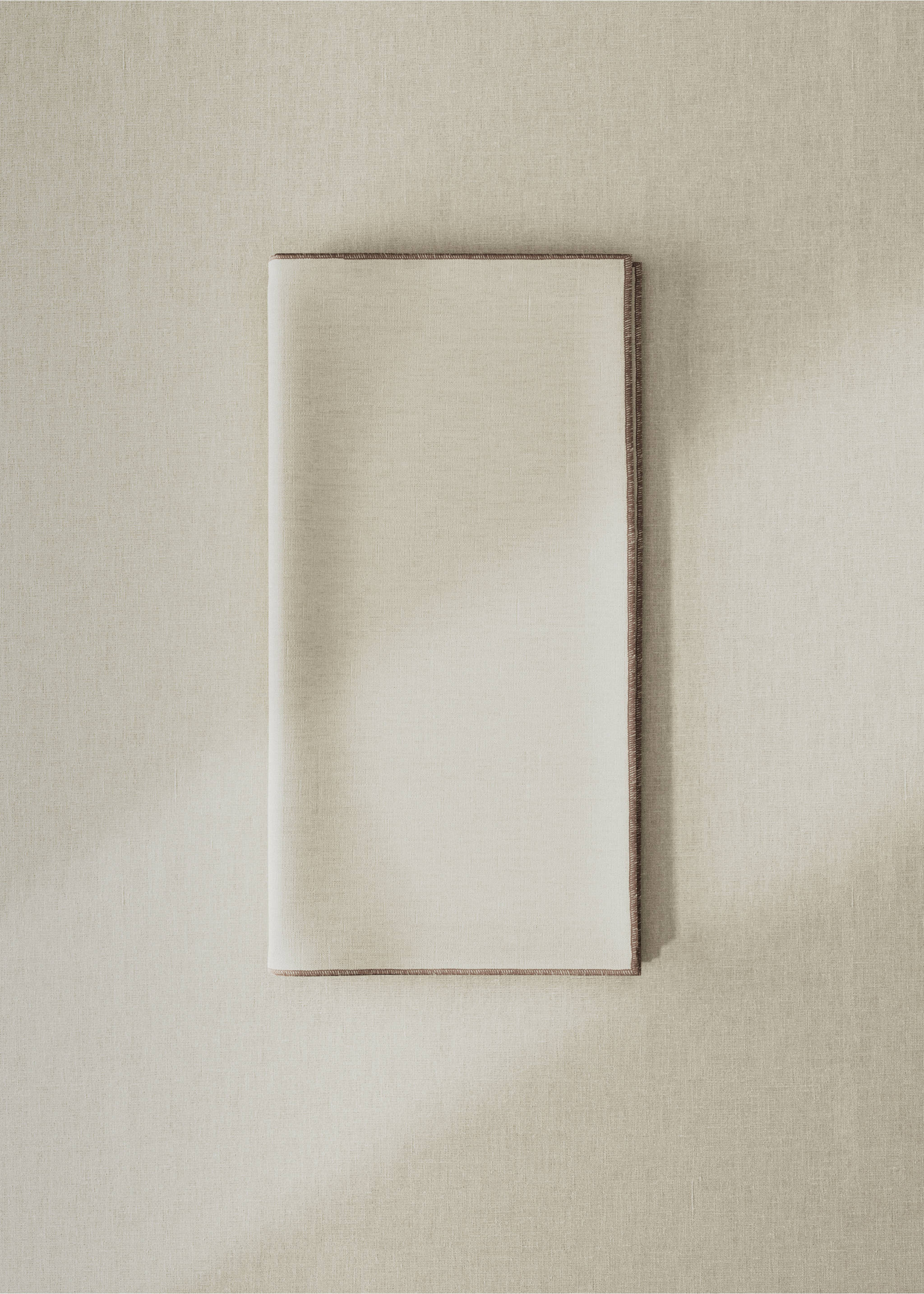 Servietten 100% Leinen Overlock-Kontrast - Allgemeine Ansicht, Cremeweiß. Ref: 27061336-00.