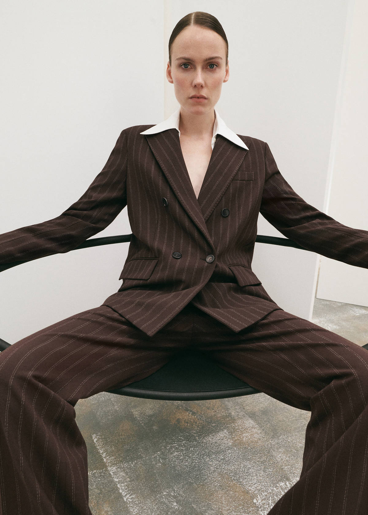 Double-breasted pinstripe suit jacket — Brown