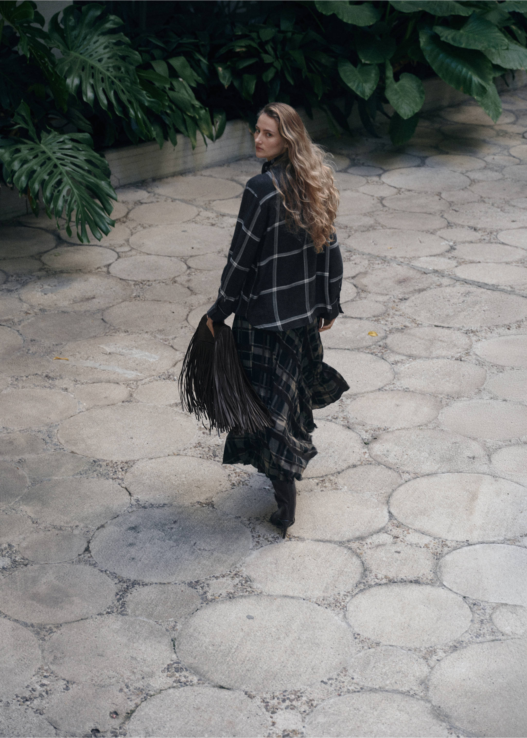 بلوزة مربعات برقبة فوالر - الجهة الخلفية للمنتج, أسود. Ref: 27061340-00.