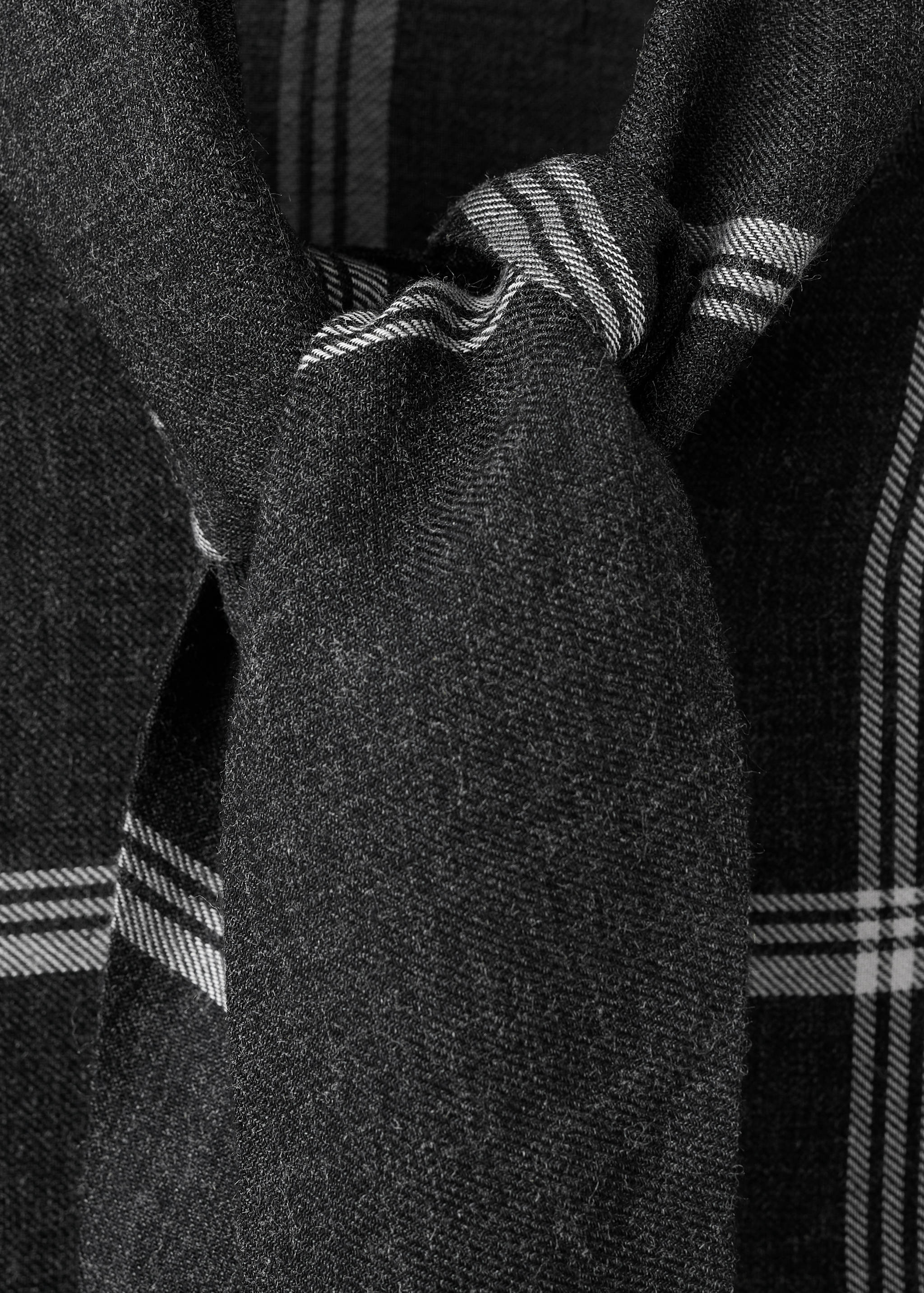 Blouse with check pattern and foulard collar - Details of the article 8