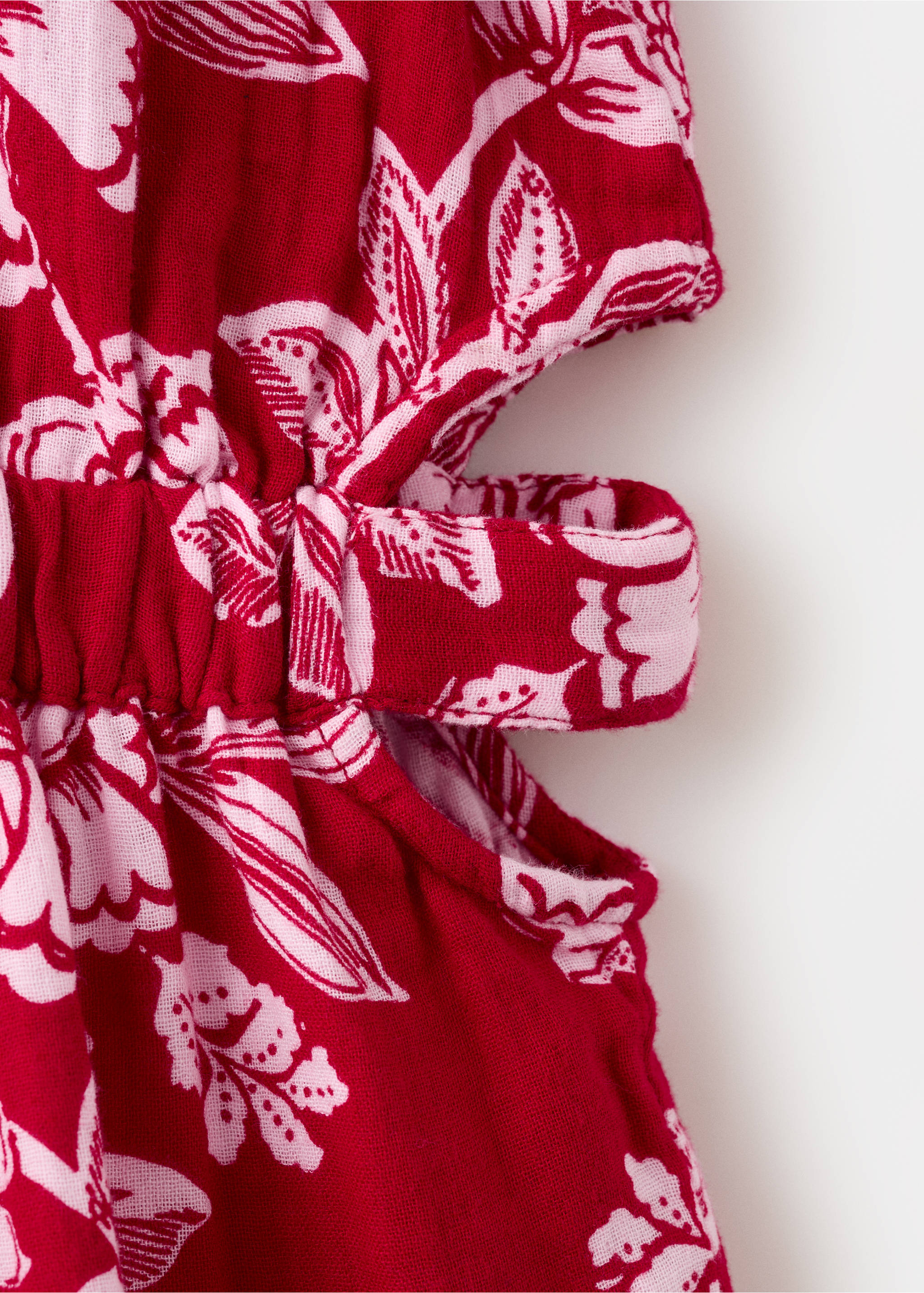 Floral dress with cut-out - Details of the article 0, Red. Ref: 27061507-00.