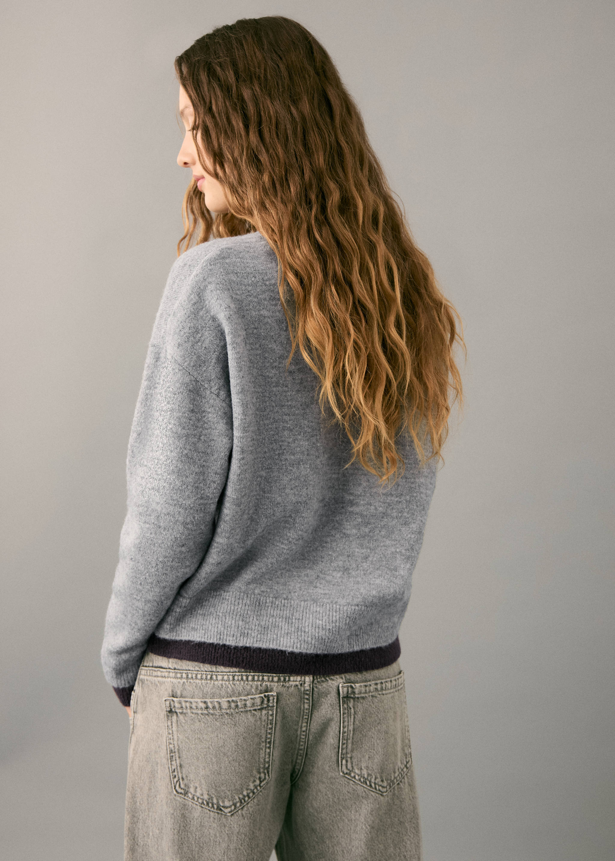 Bicolour knit sweater - Reverse of the article