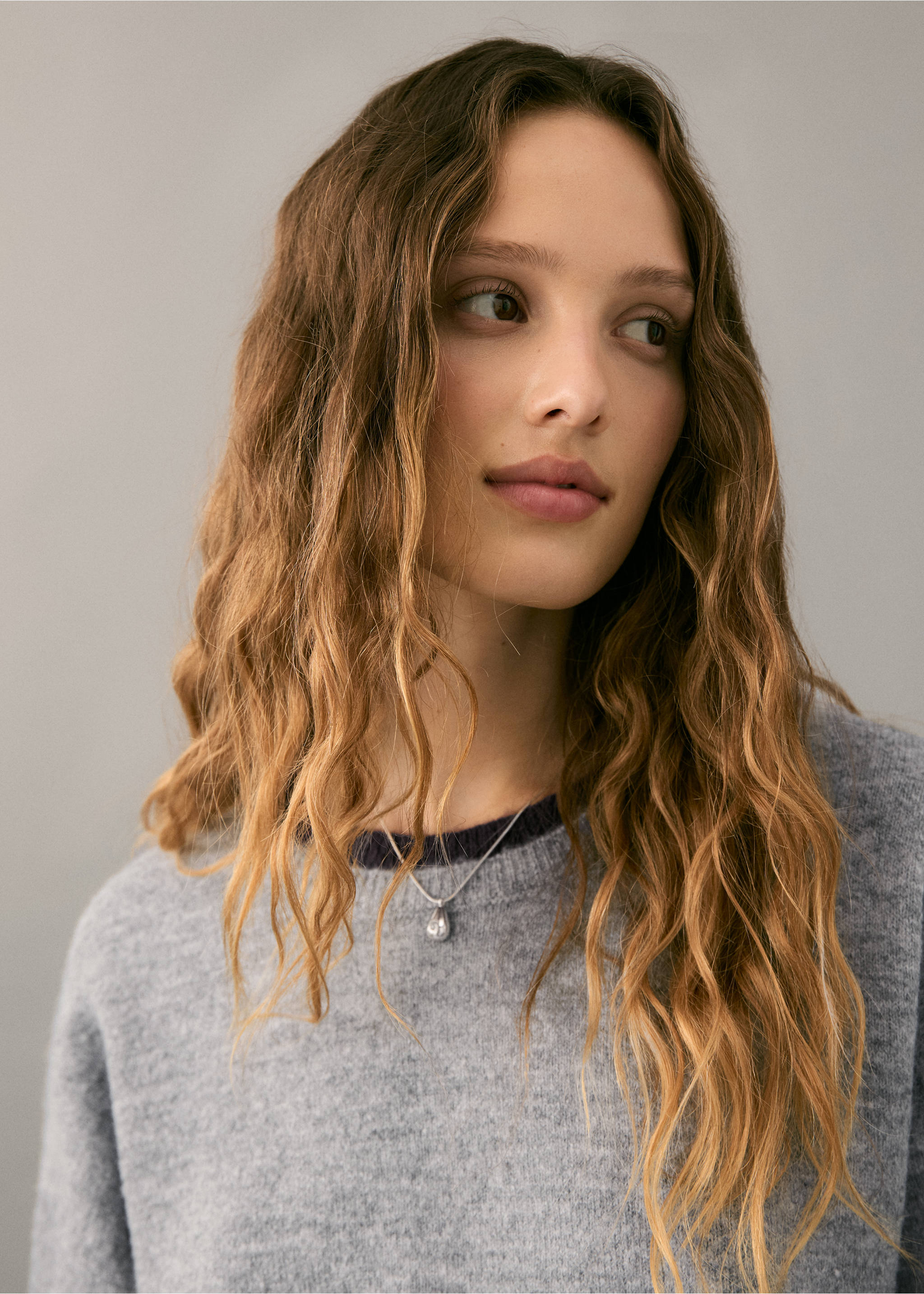 Bicolour knit sweater - Details of the article 1, Purple. Ref: 27061512-00.