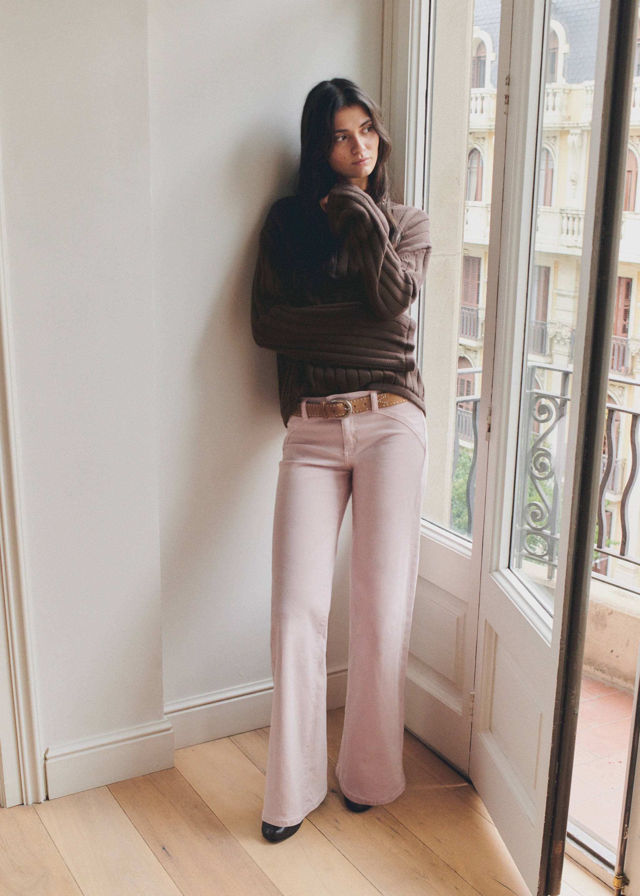 Gerade Jeans mit niedriger Bundhöhe - Detail des Artikels 5