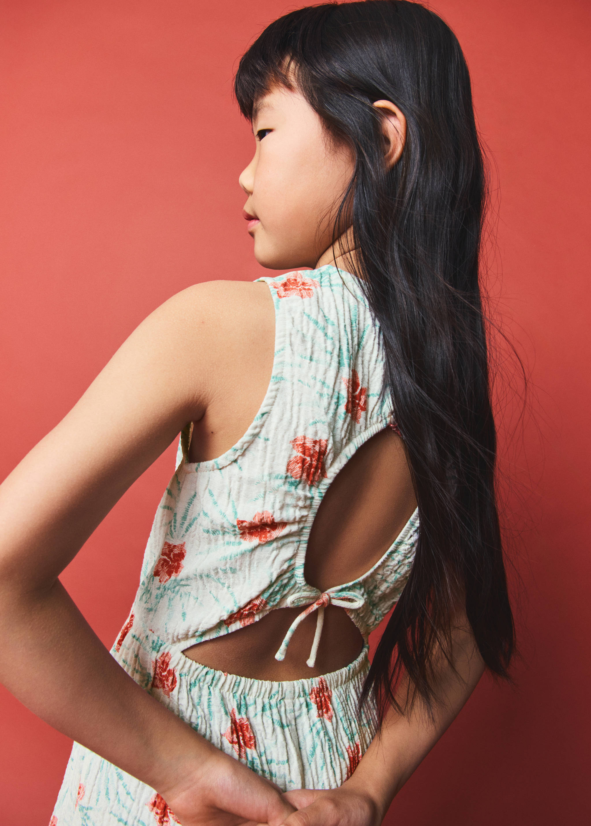 Mono corto estampado - Plano general