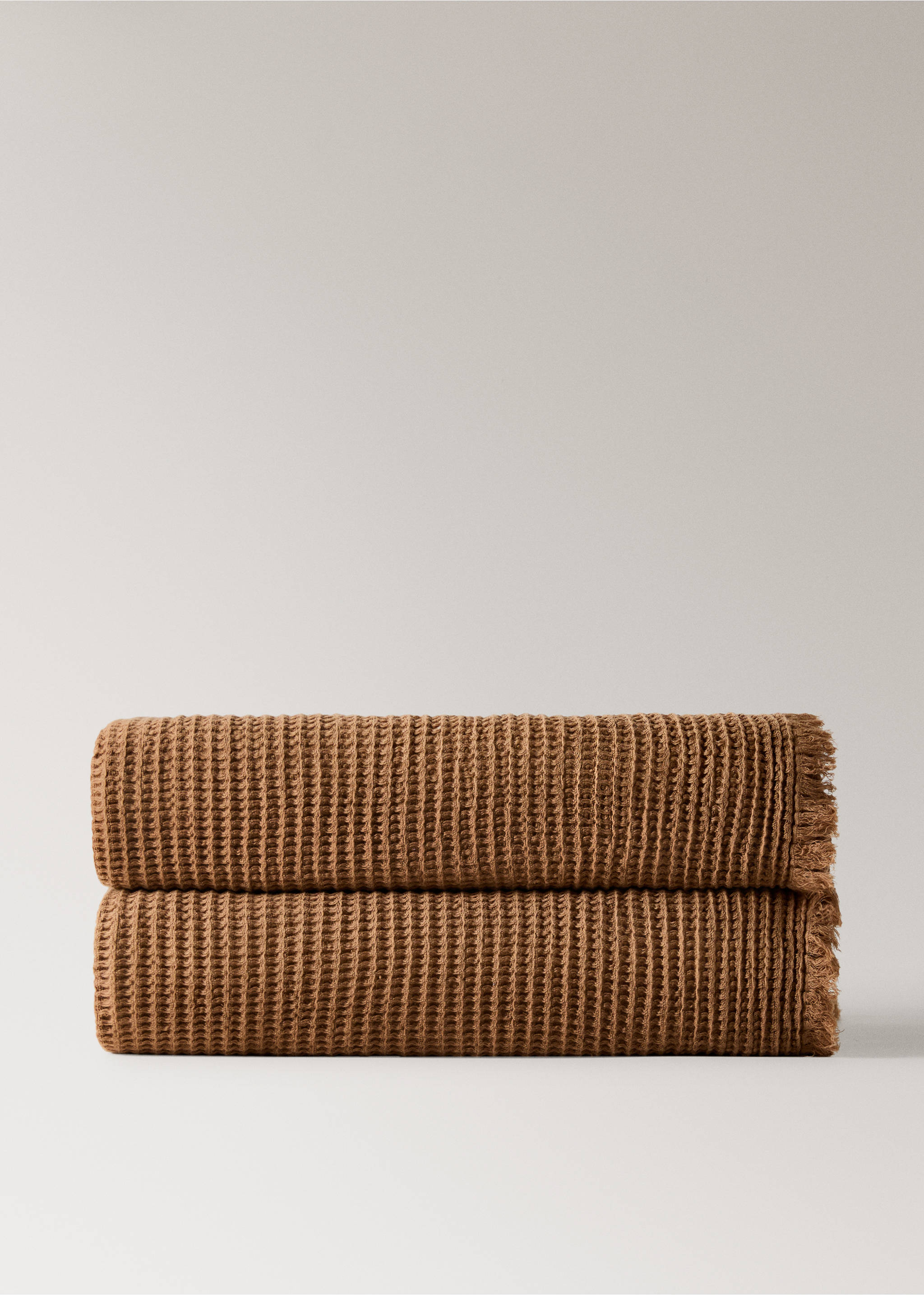 Cotton waffle blanket with fringed finish - Article without model, Curry. Ref: 27061517-00.