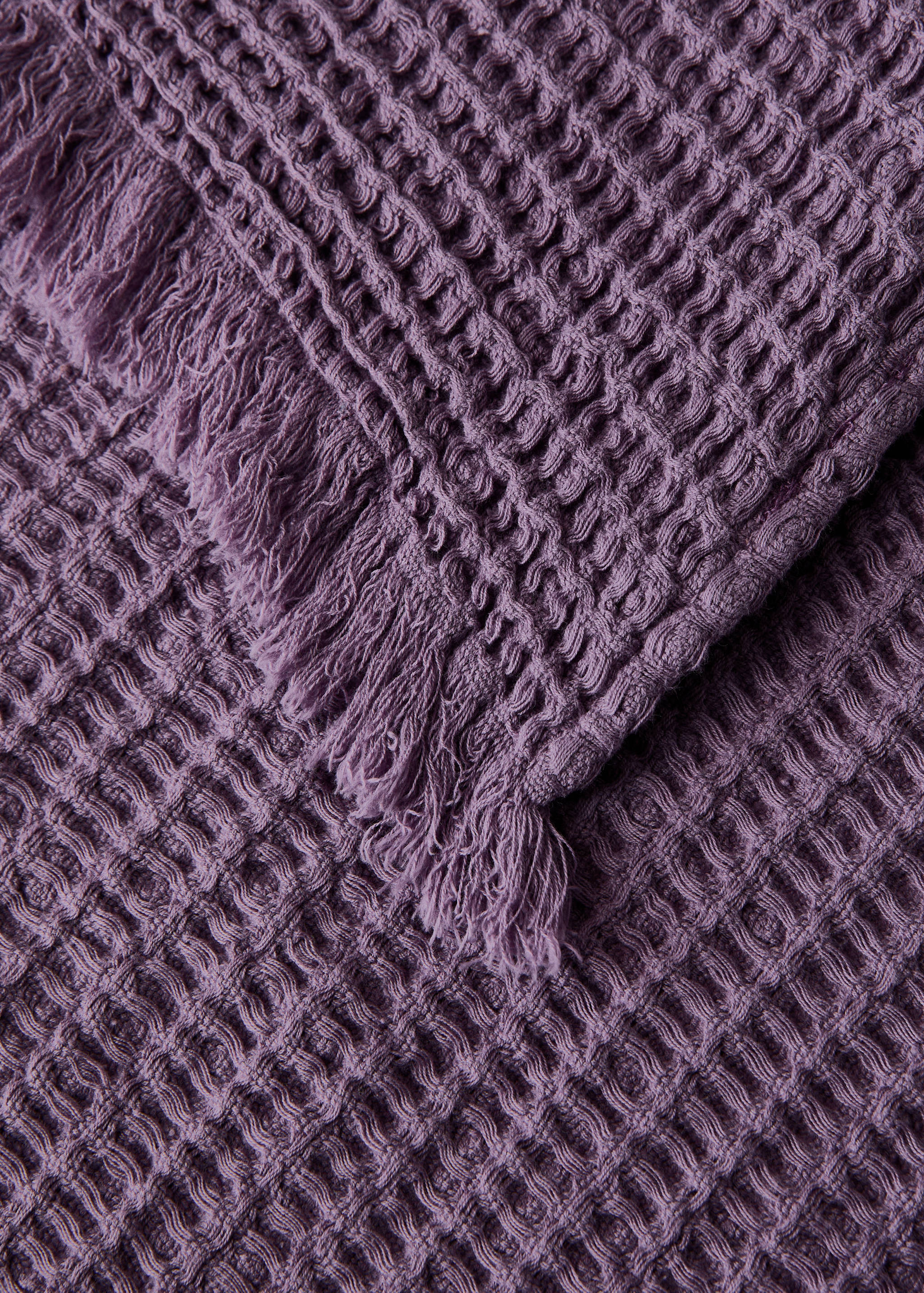 Cotton waffle blanket with fringed finish - Details of the article 1