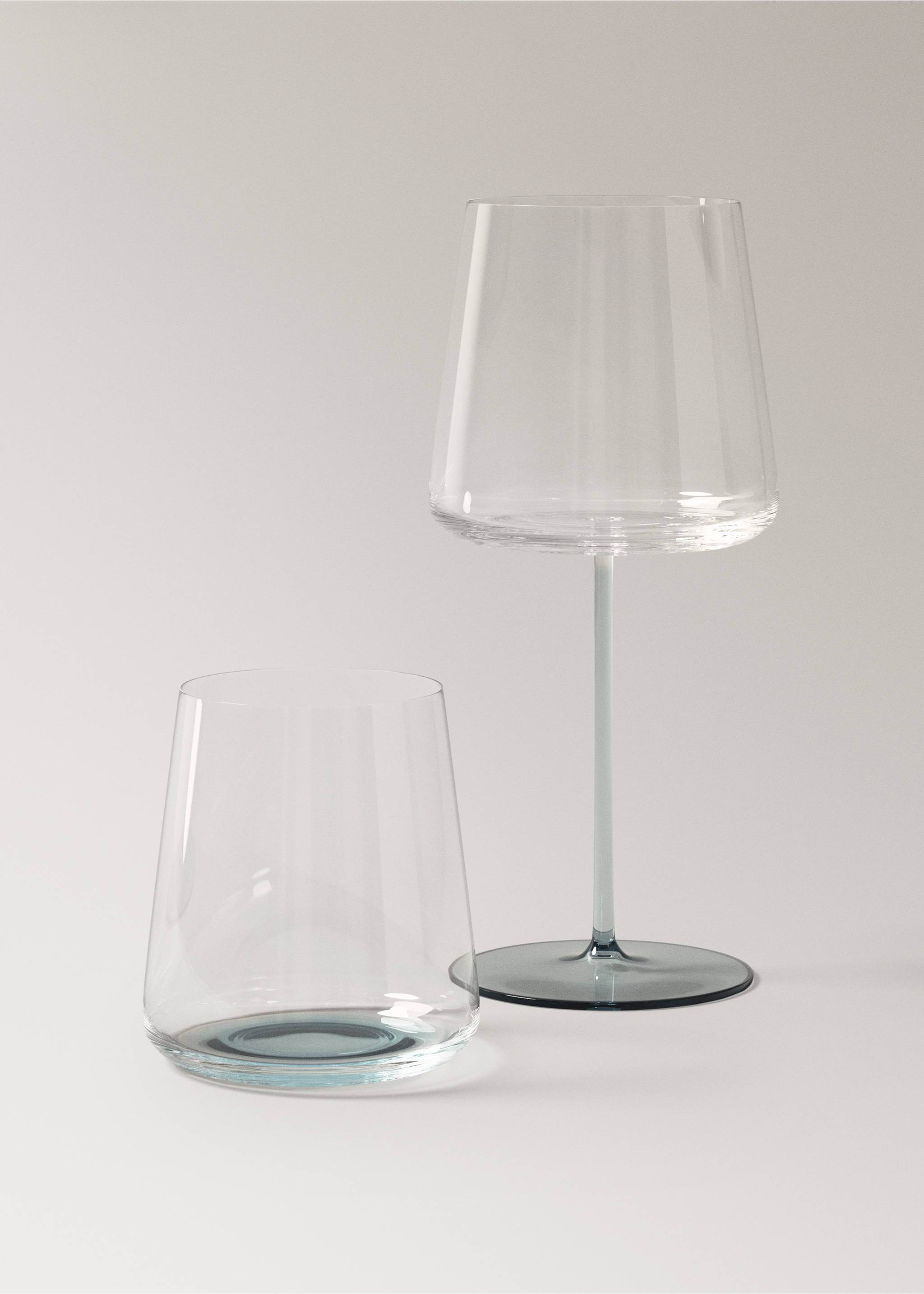 Kristalna čaša s obojenom bazom - Detalji artikla 3, Plava. Ref: 27061521-00.