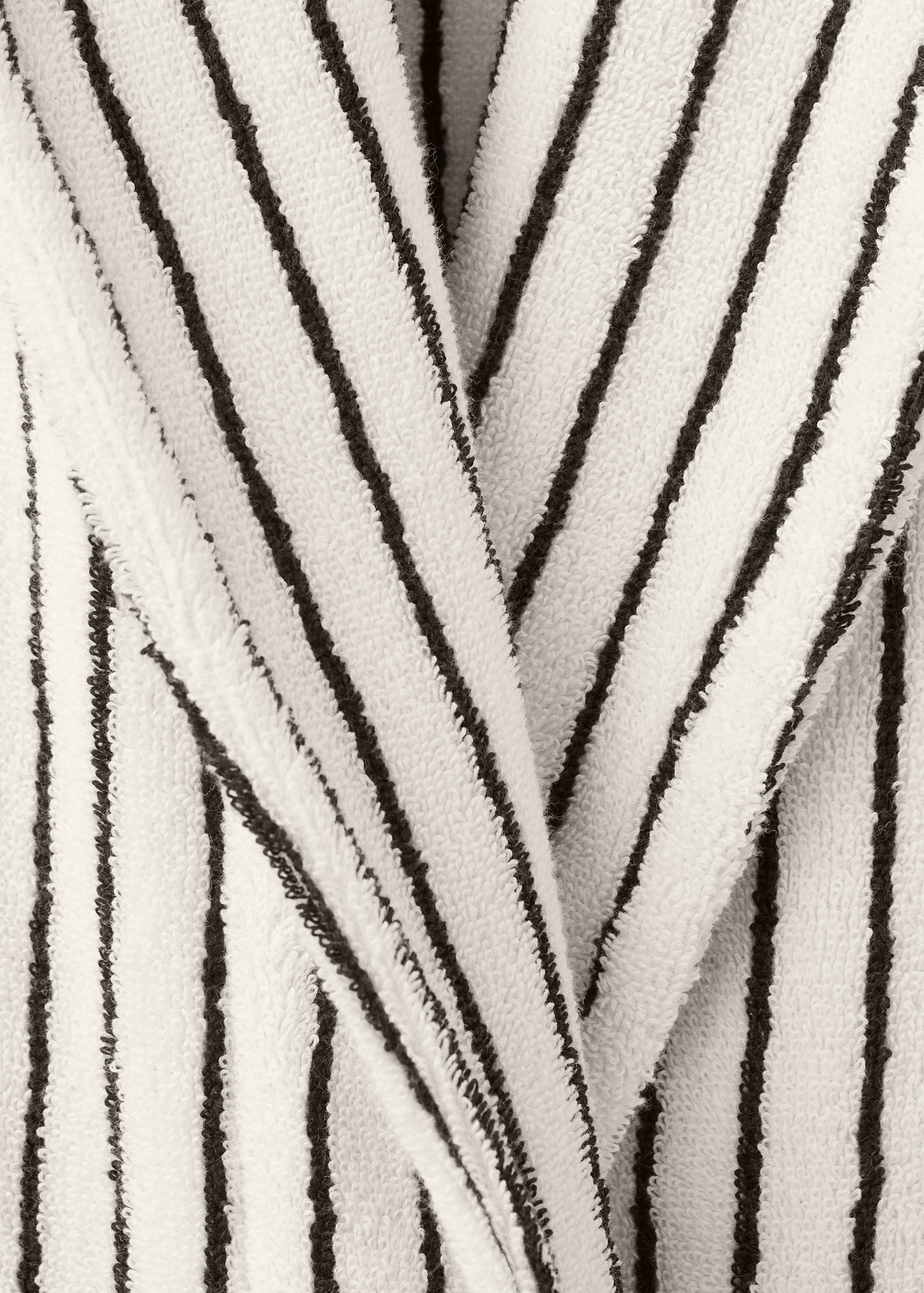 Two-tone striped bathrobe - Details of the article 1