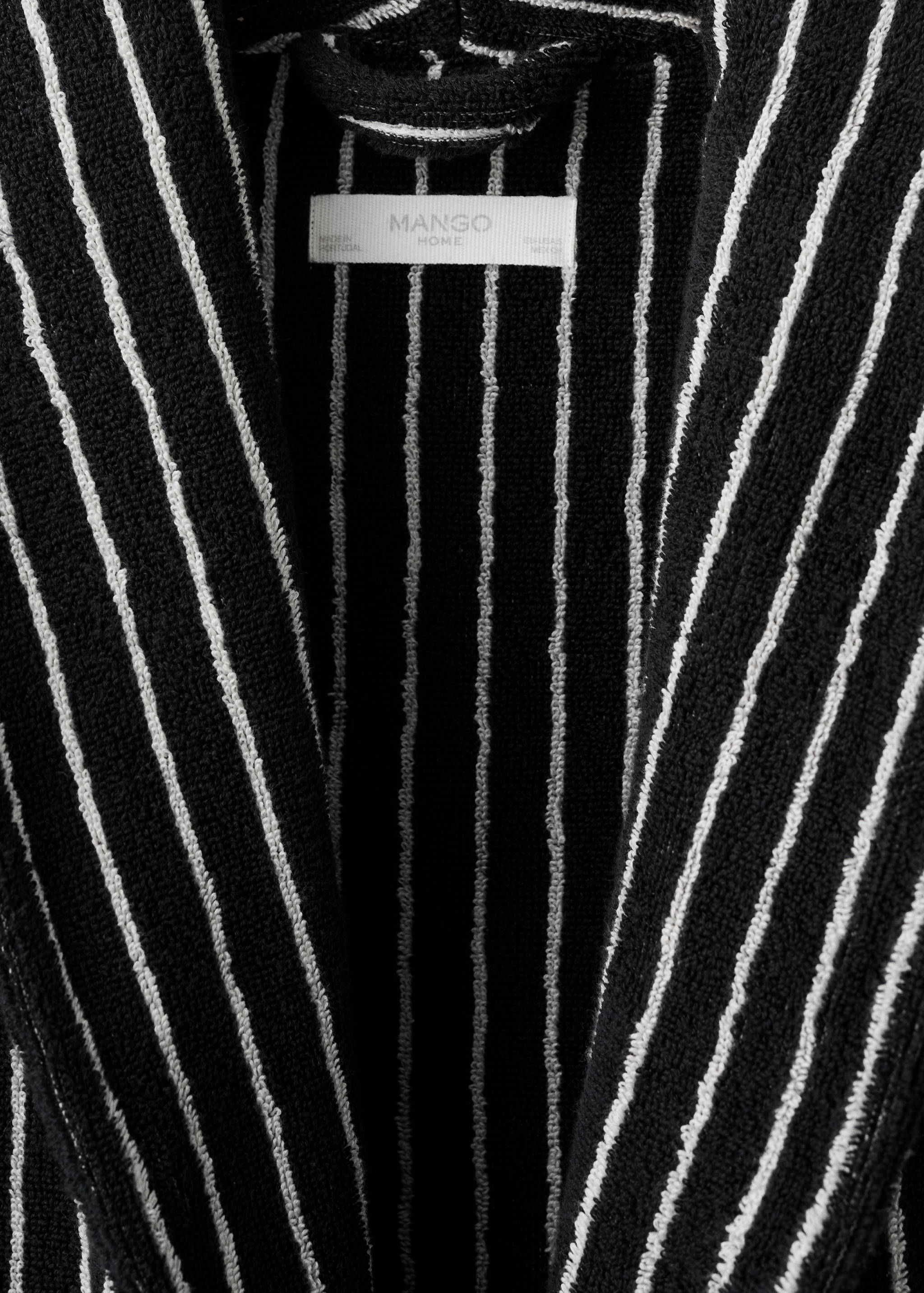 Two-tone striped bathrobe - Details of the article 1