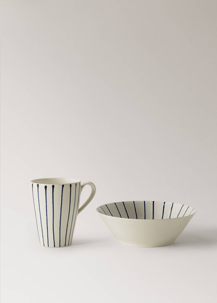 Stoneware striped tea cup — Navy