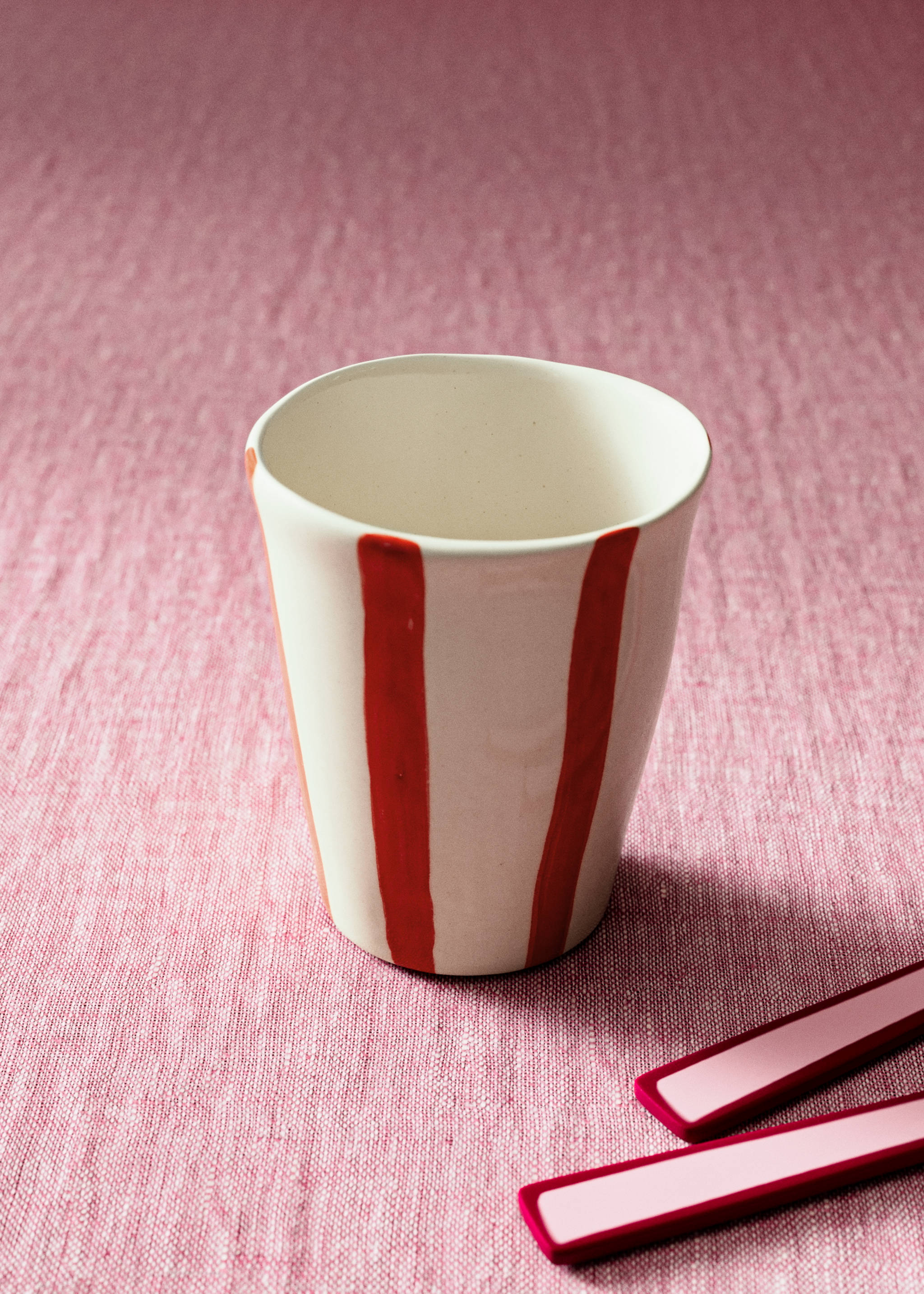 Striped stoneware coffee cup - General plane