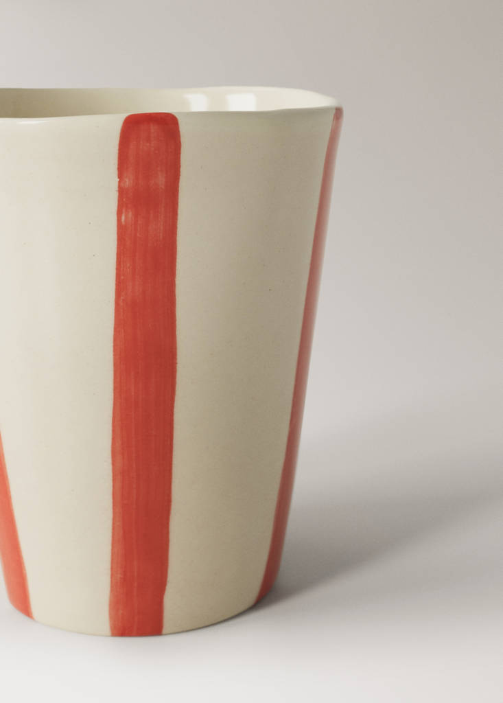 Striped stoneware coffee cup — Red